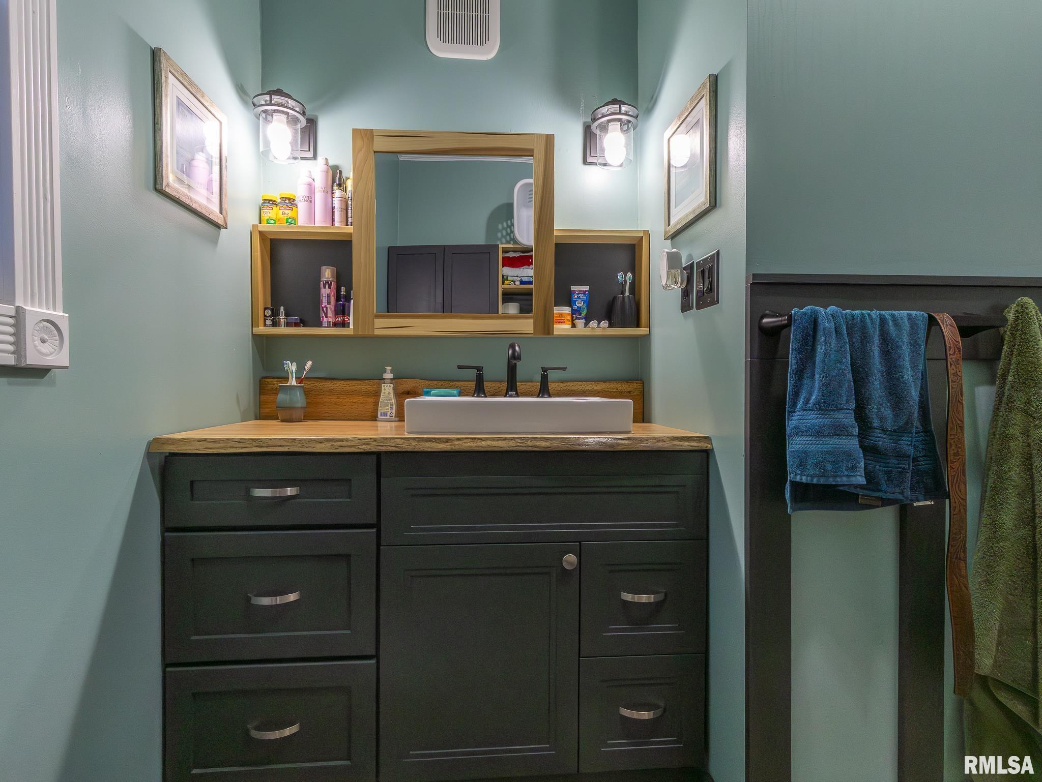 132 E BUCHANAN Street