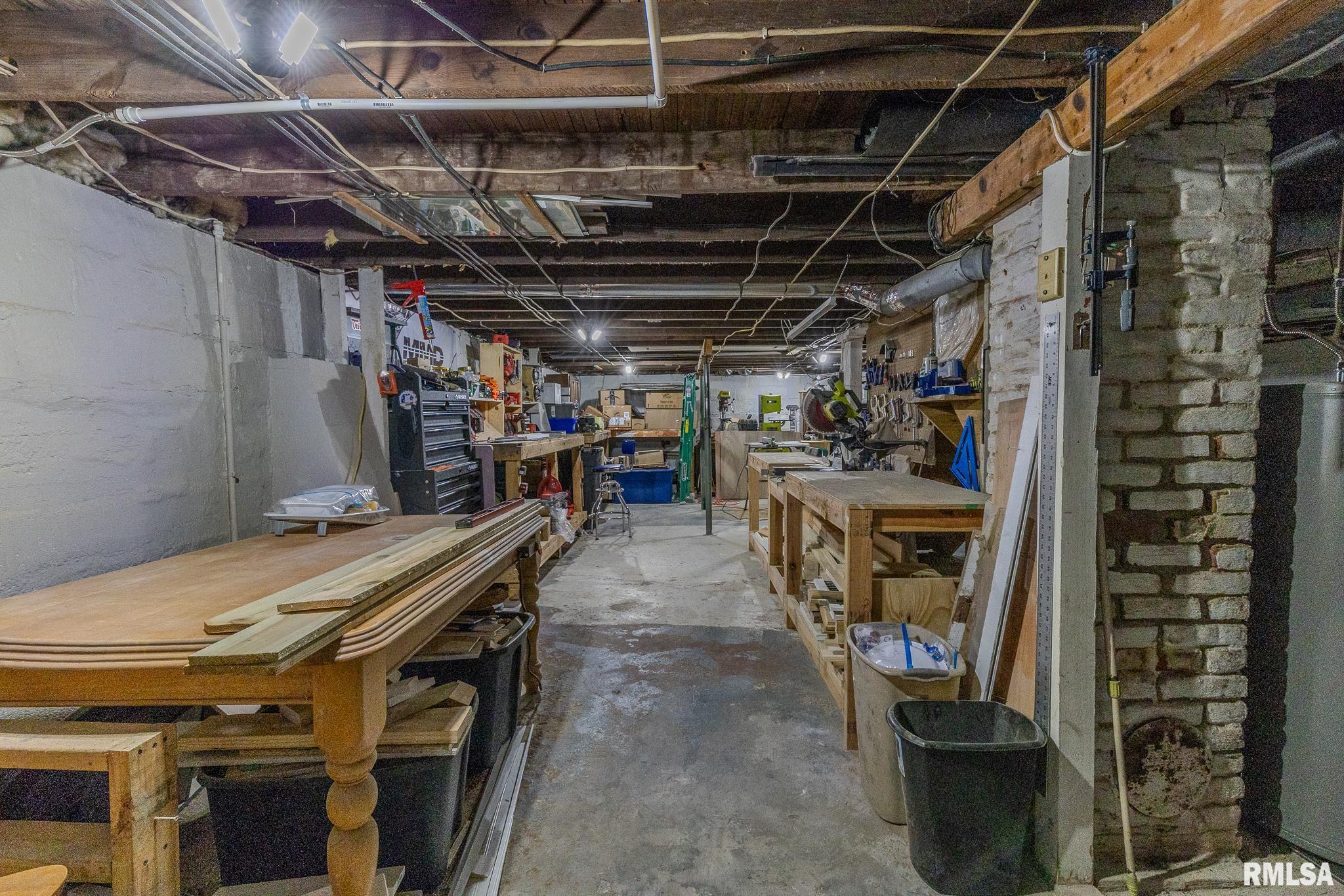 132 E BUCHANAN Street