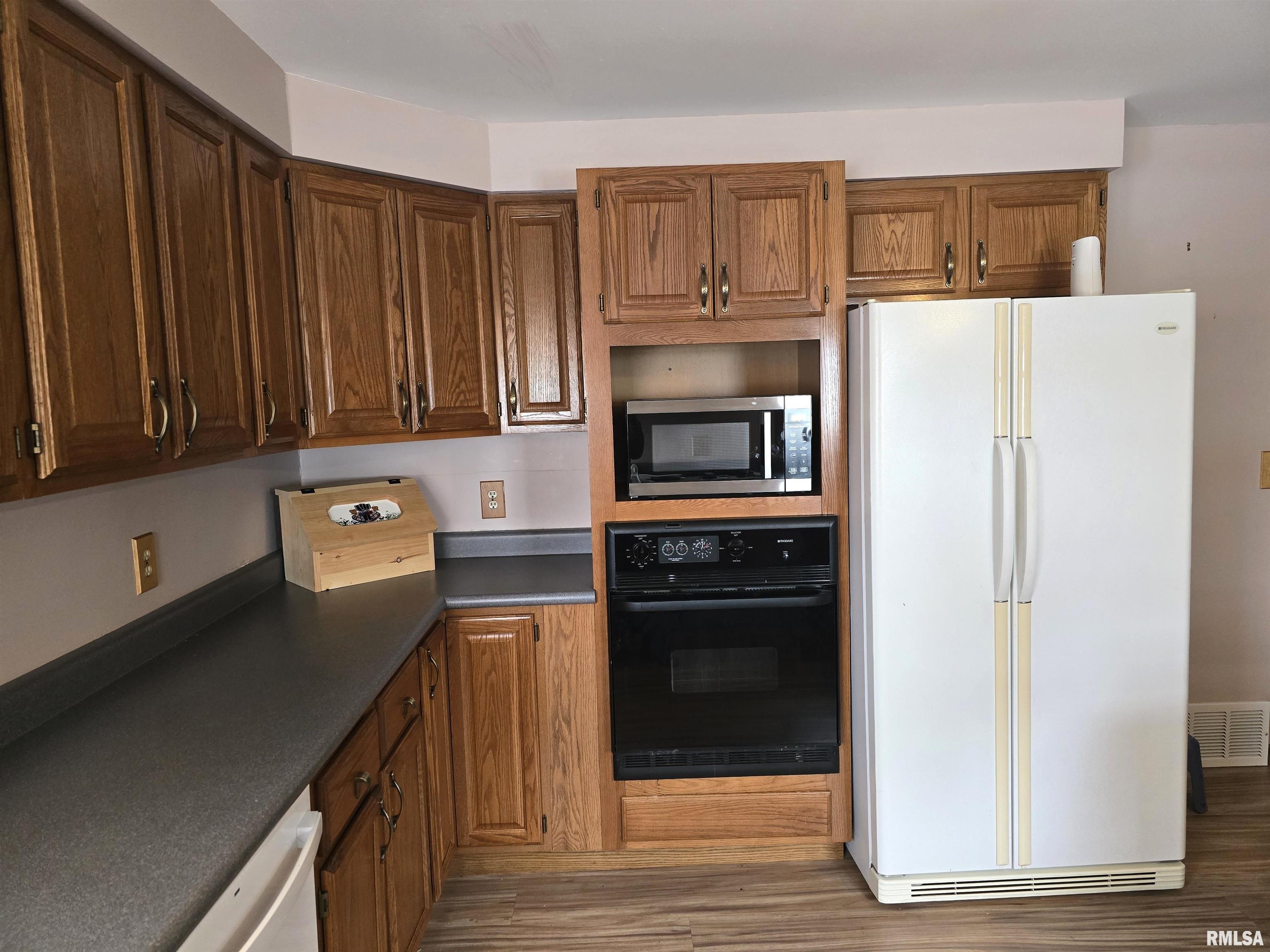 201 W SPRINGFIELD Street