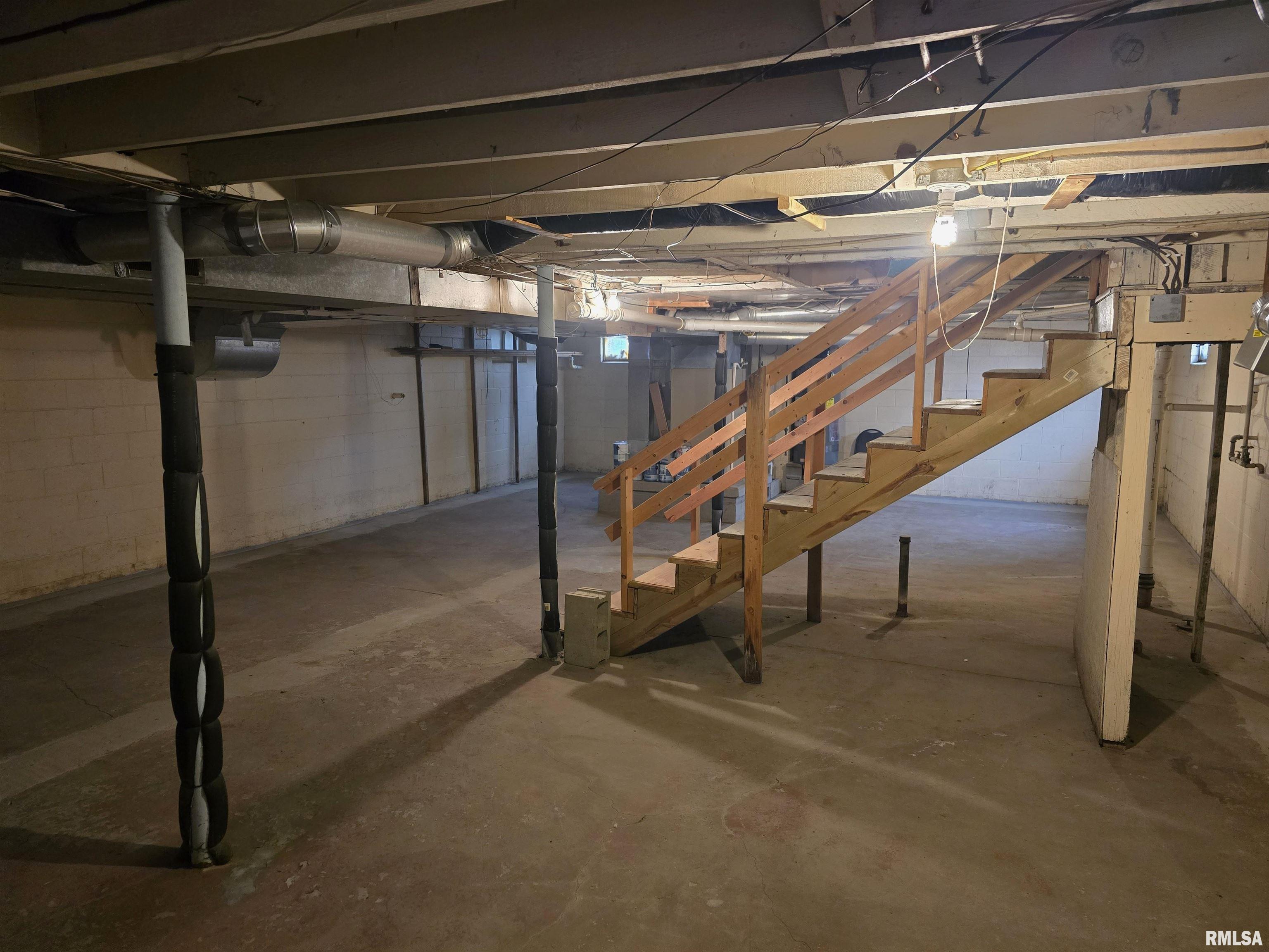 201 W SPRINGFIELD Street