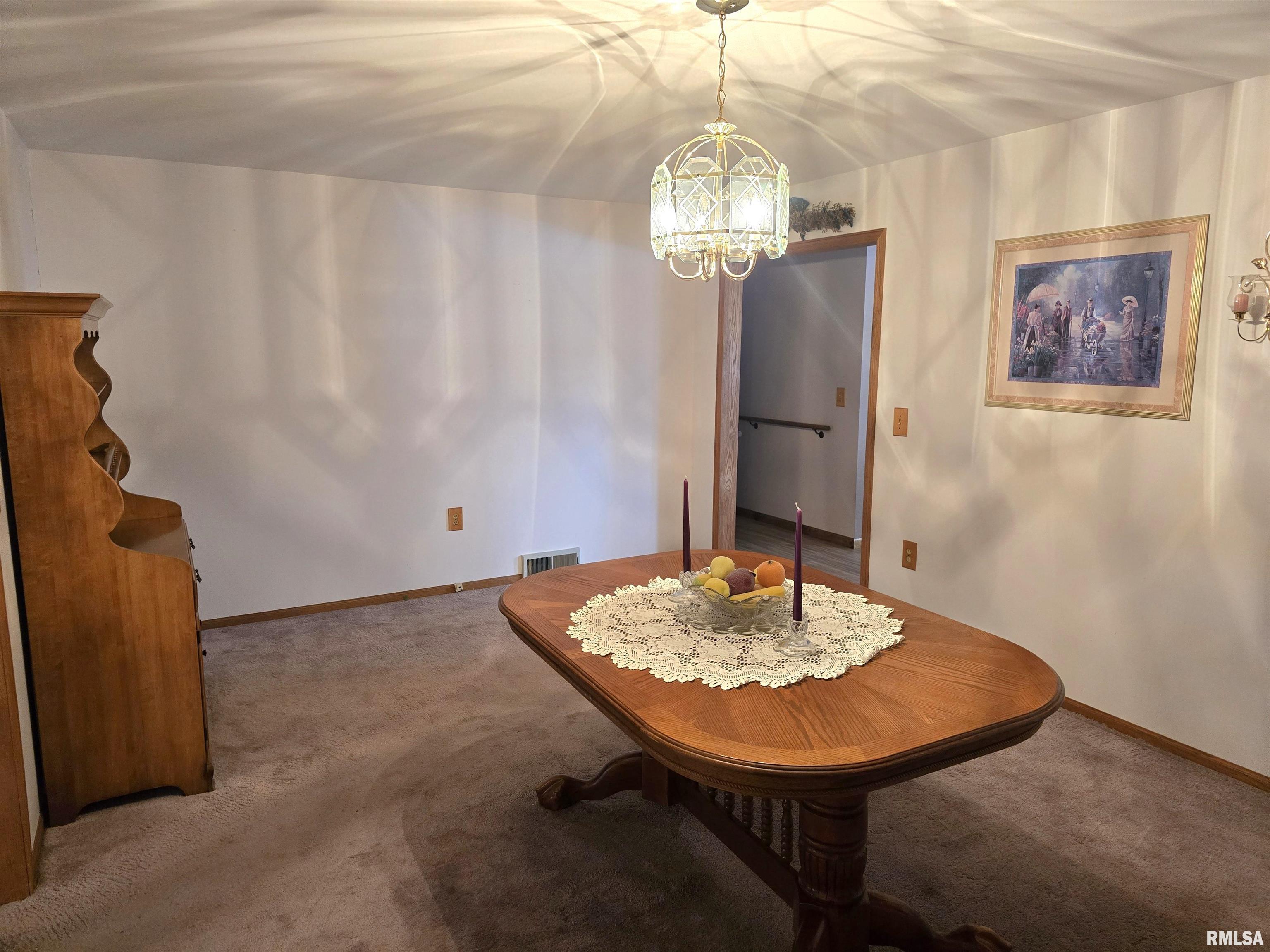 201 W SPRINGFIELD Street