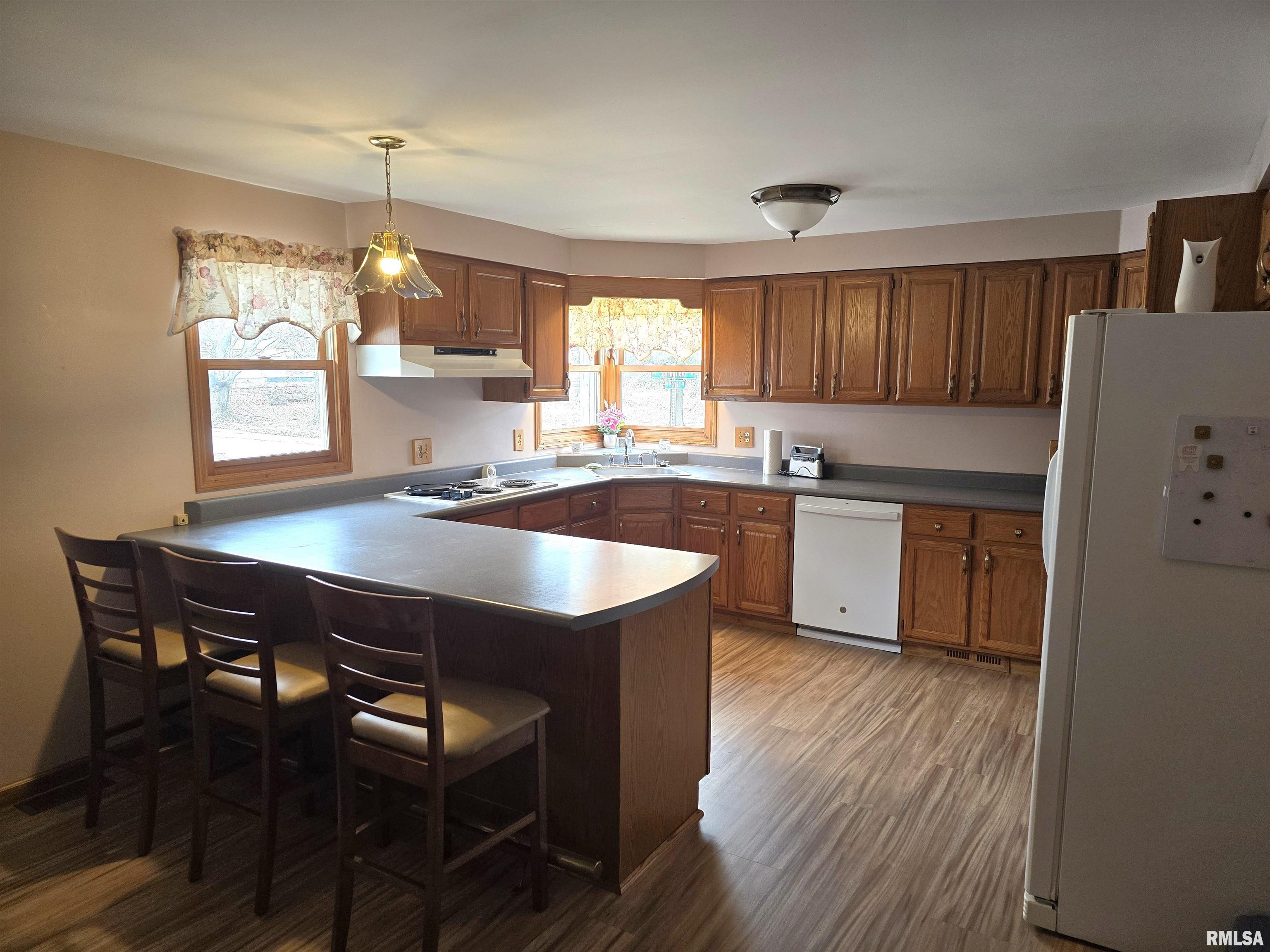 201 W SPRINGFIELD Street