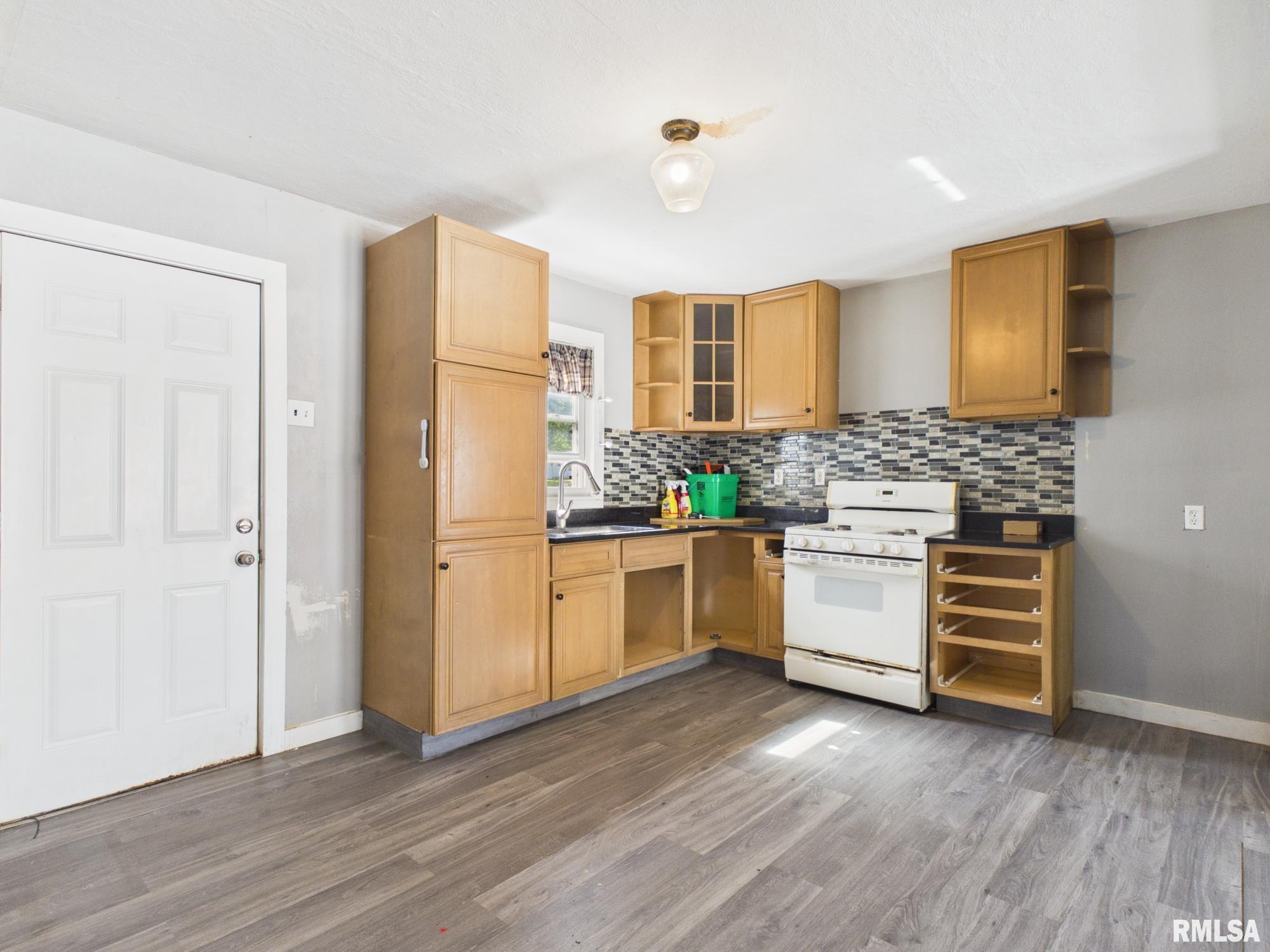 551 3RD Street