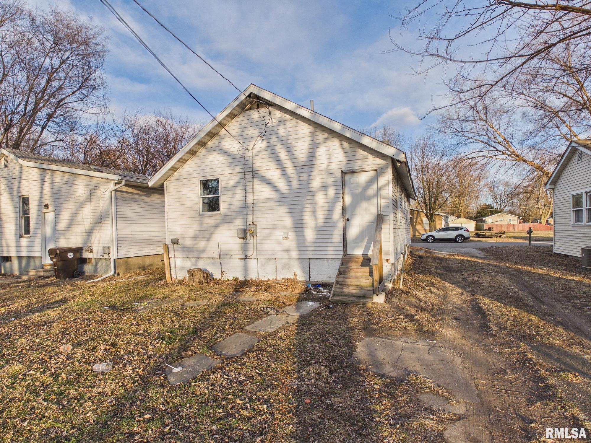 409 N MADISON Street