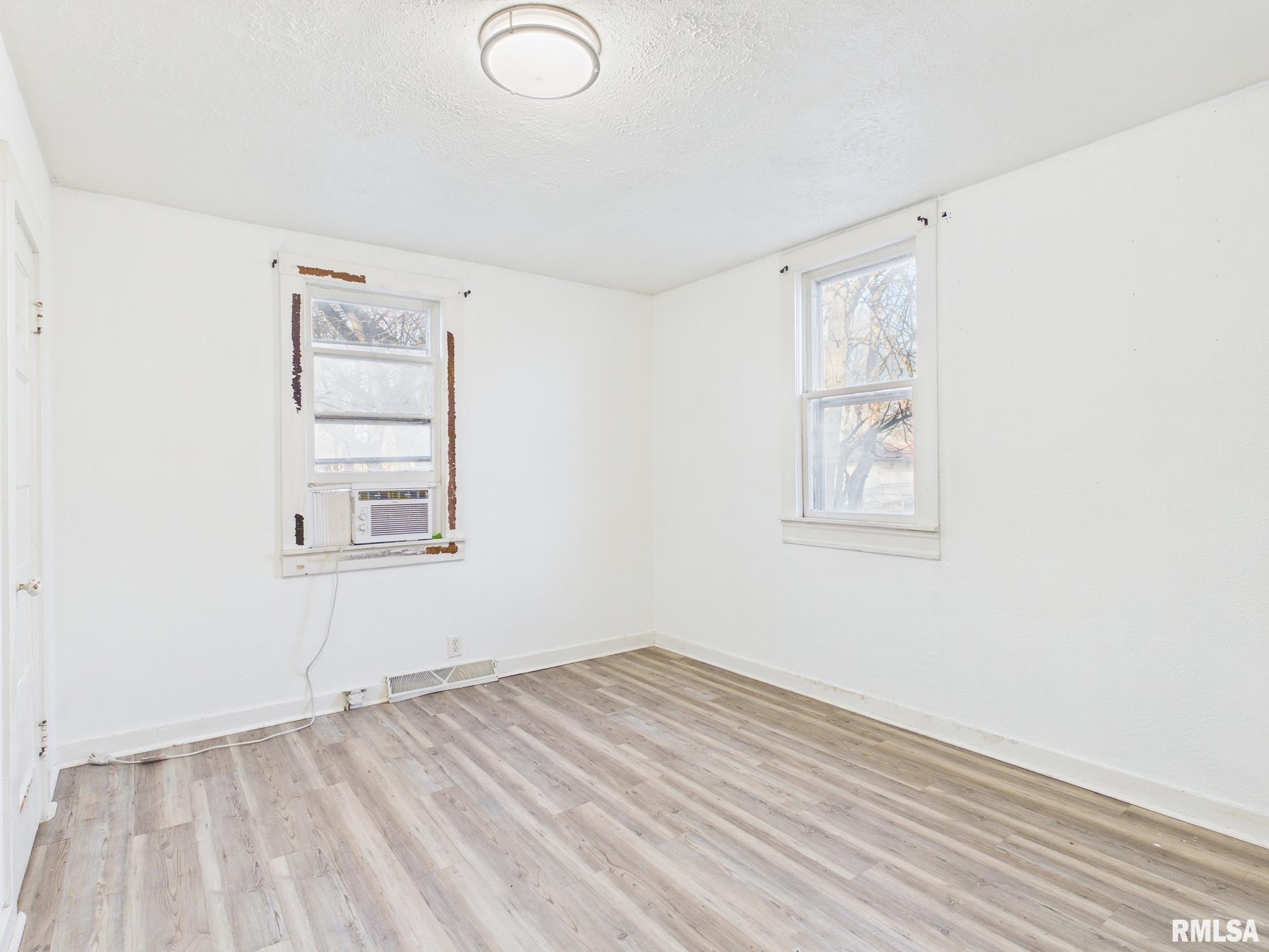 411 N MADISON Street