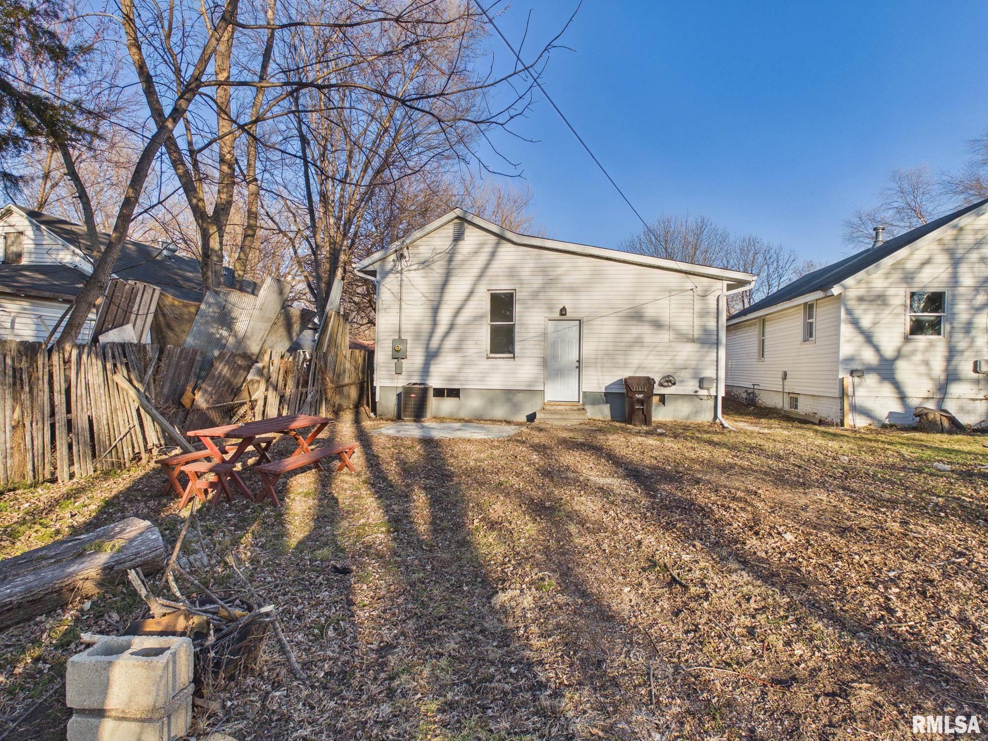 411 N MADISON Street