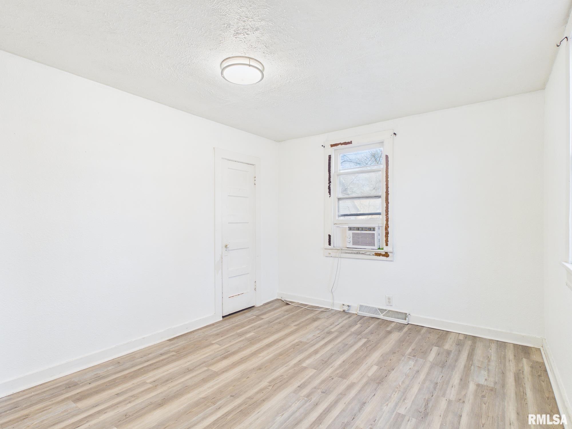 411 N MADISON Street