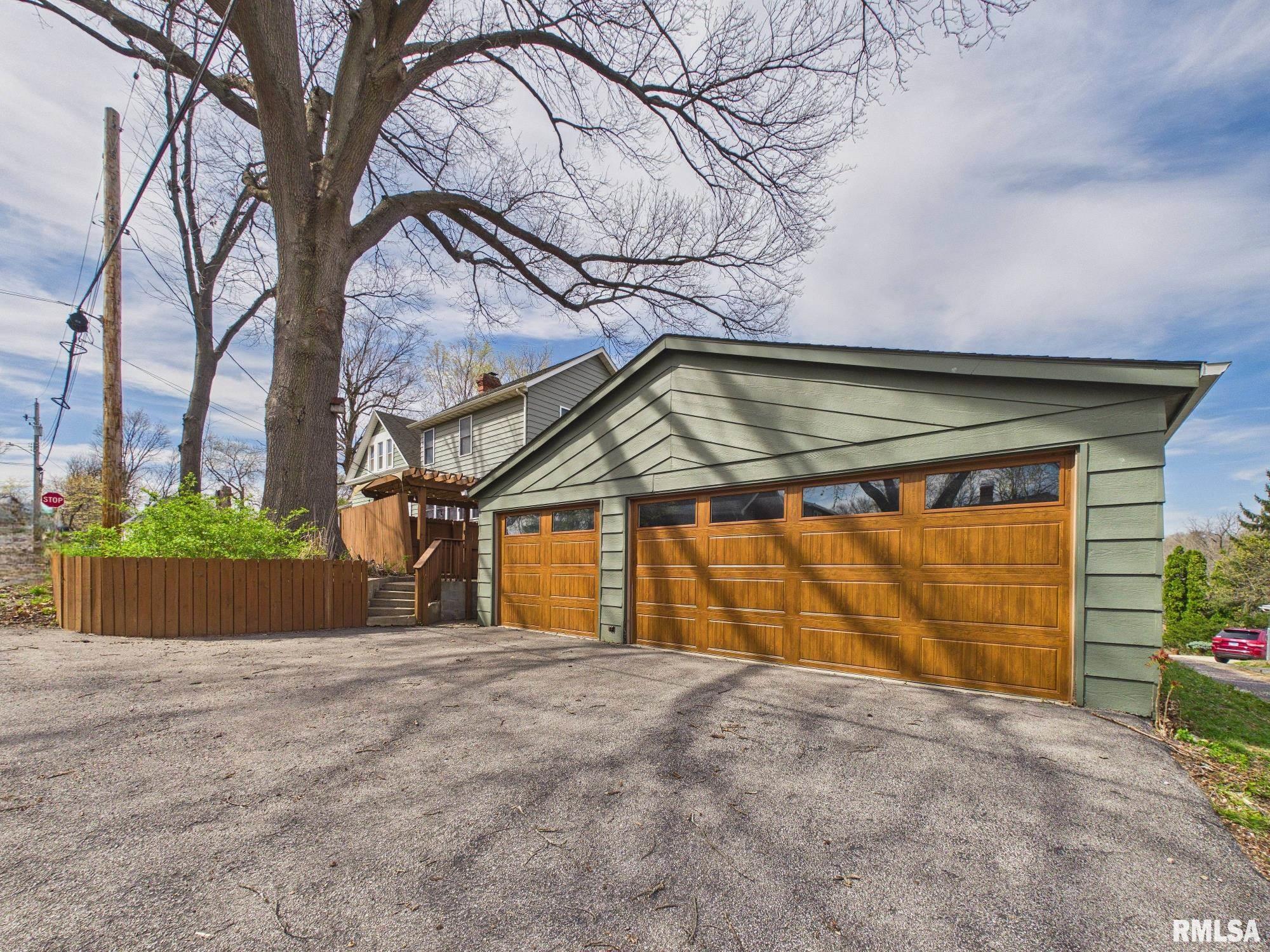624 S 11TH Street