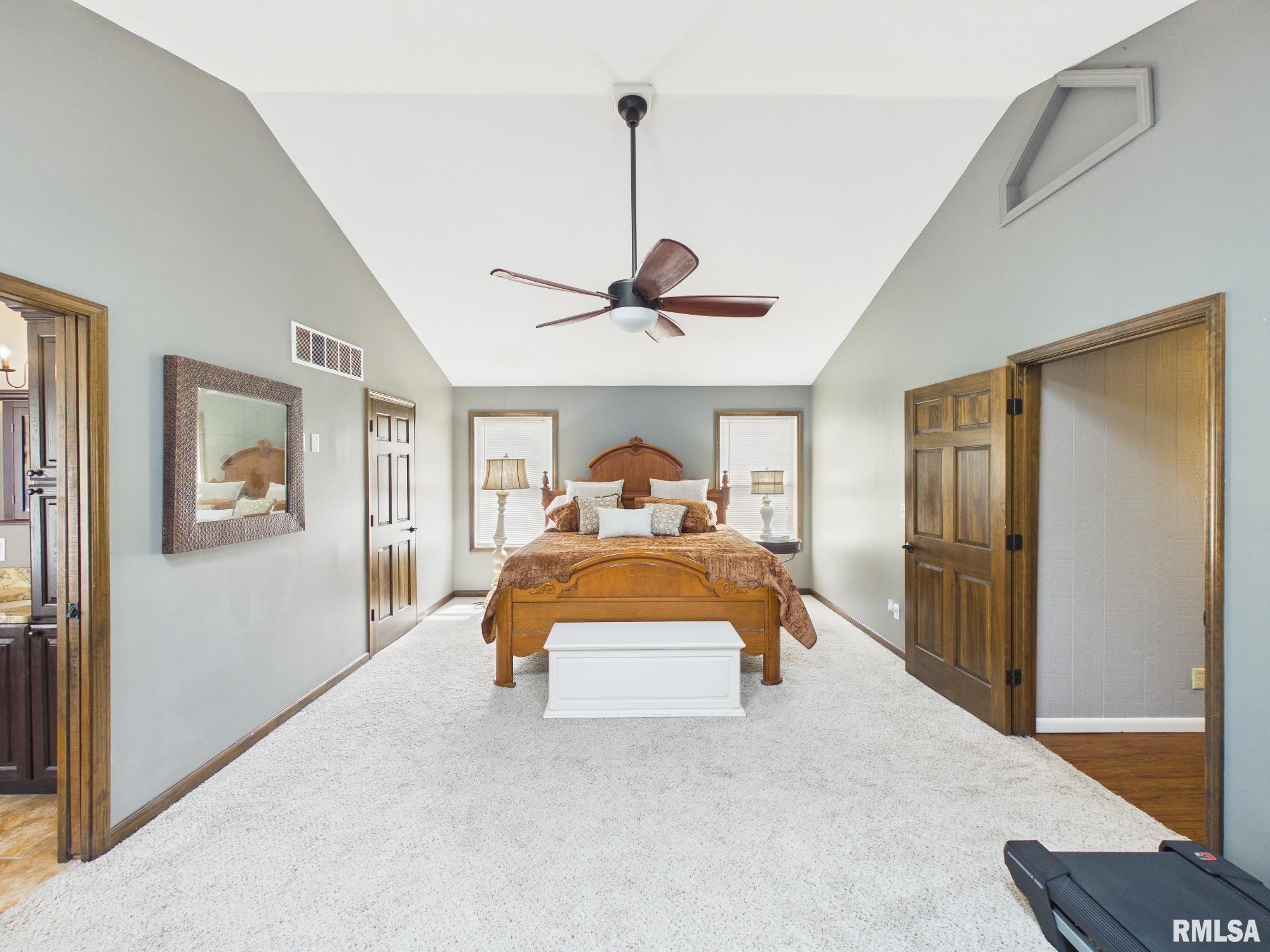 624 S 11TH Street