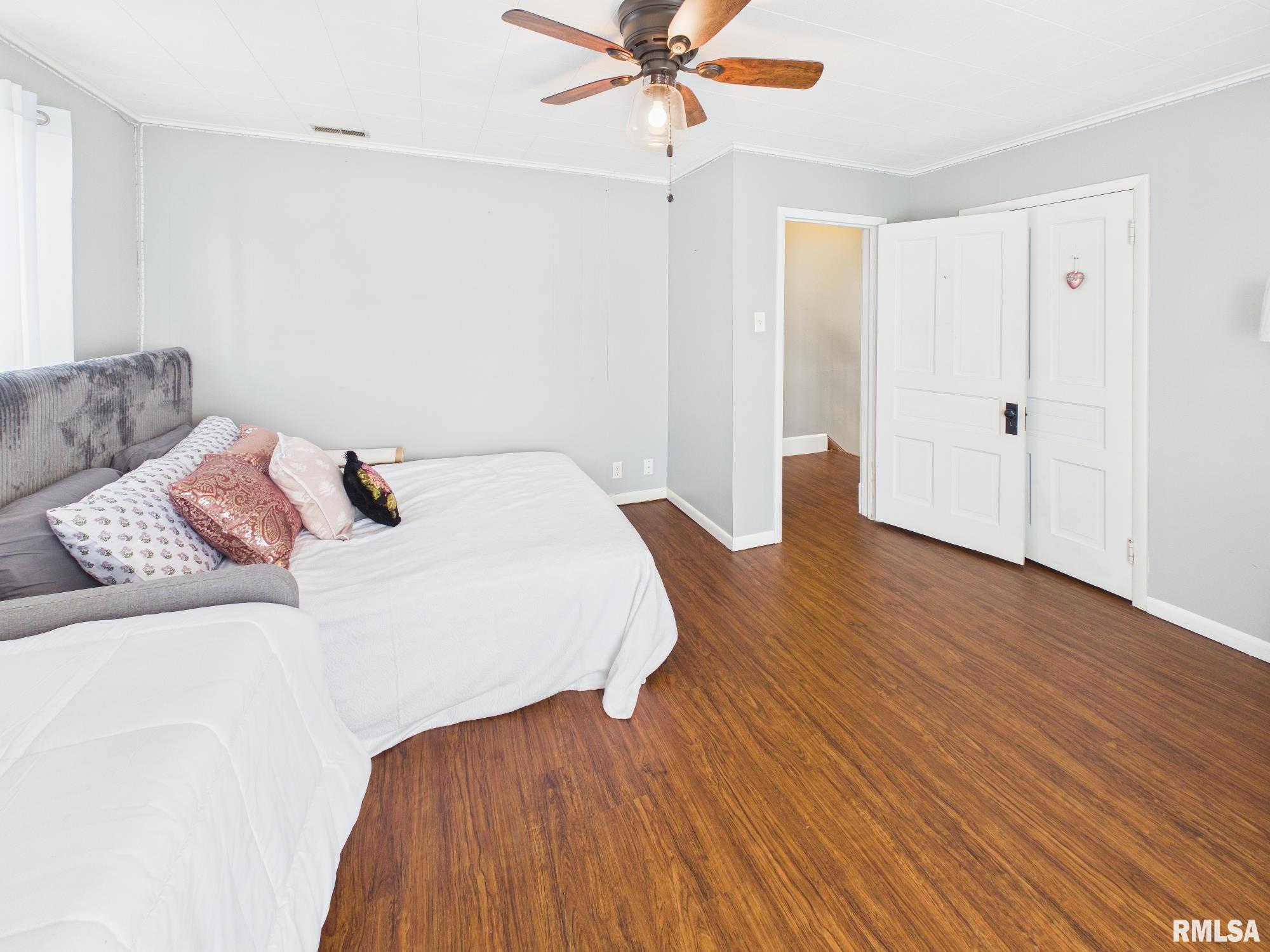 624 S 11TH Street