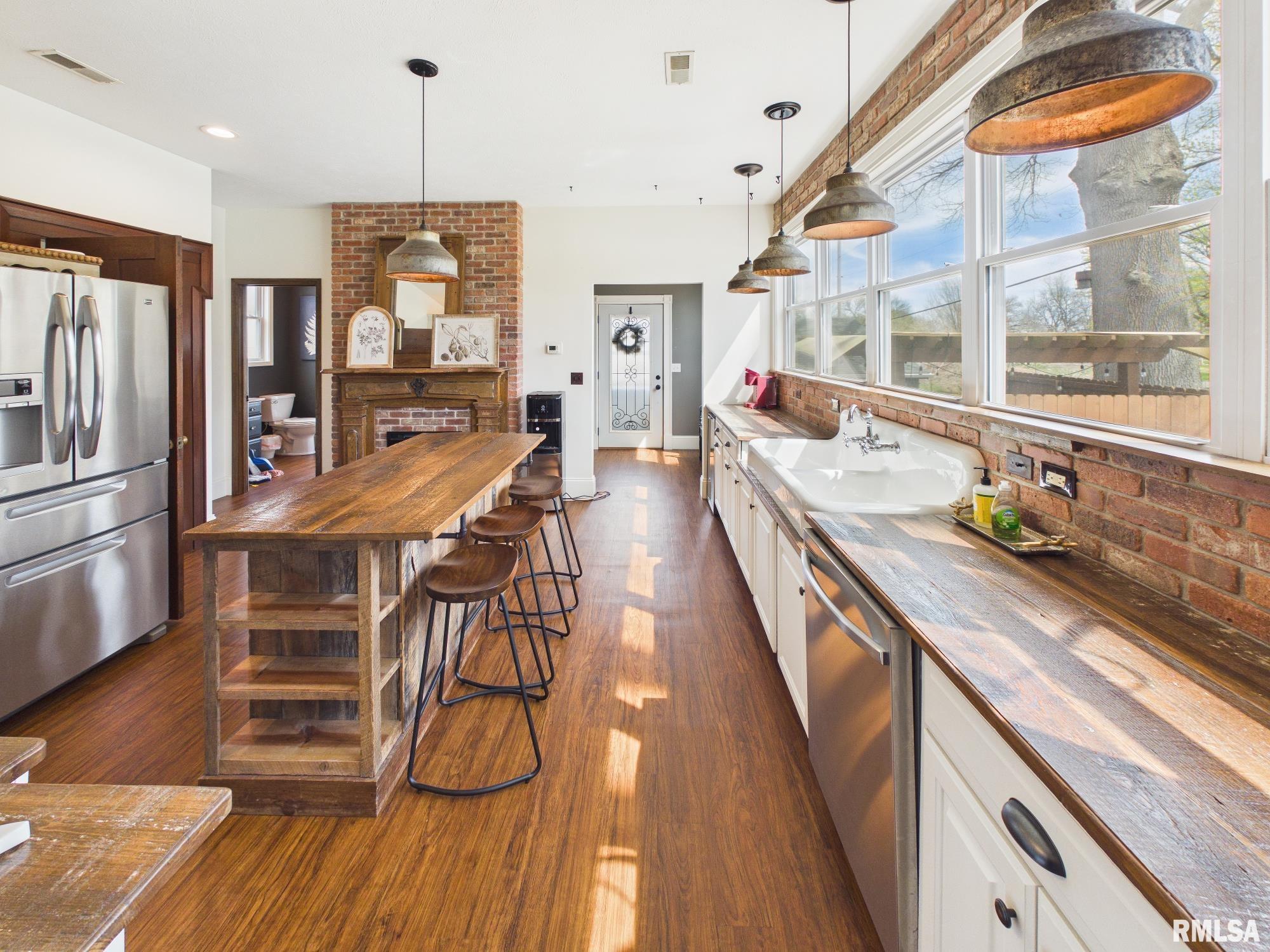 624 S 11TH Street