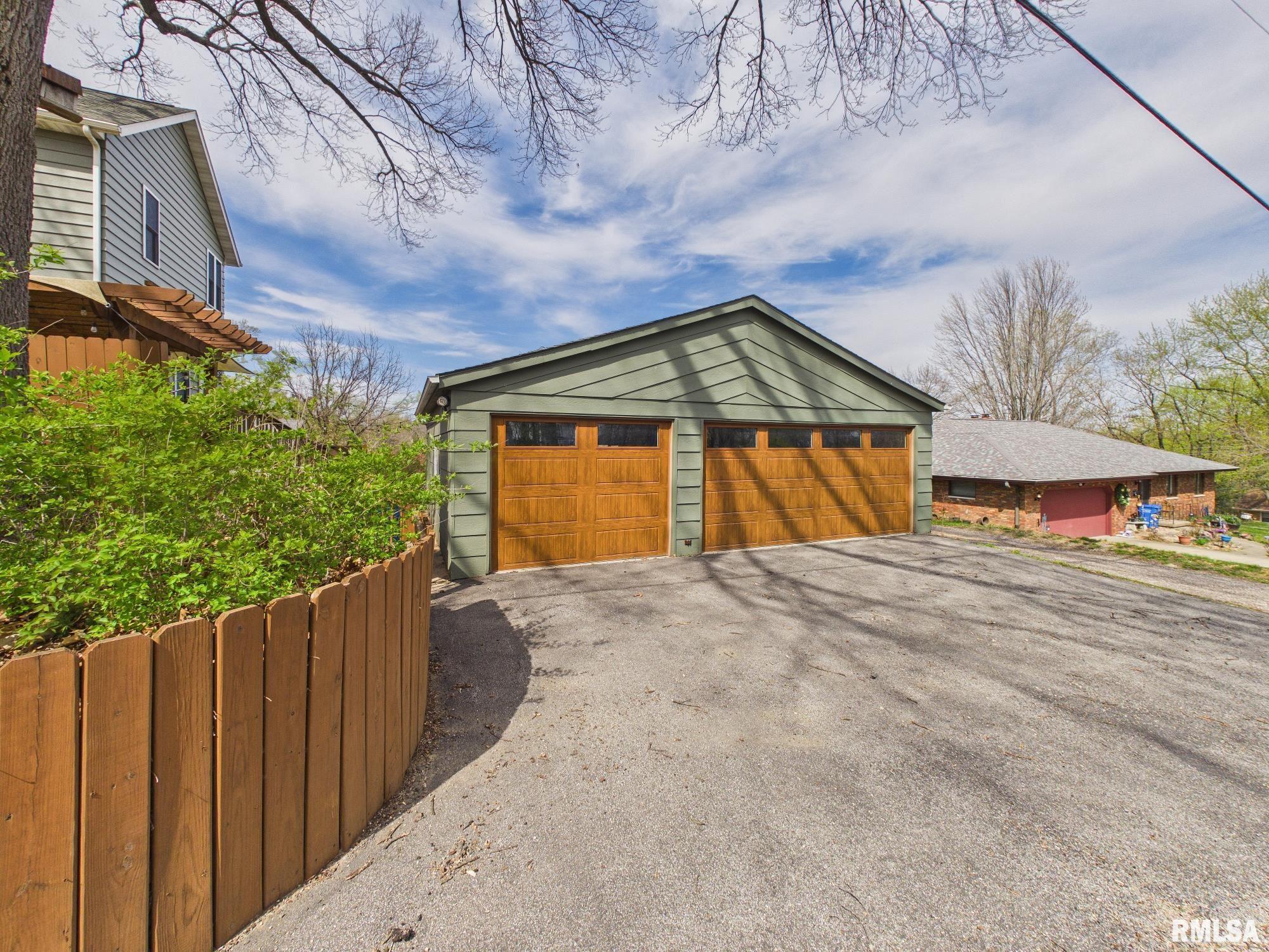 624 S 11TH Street