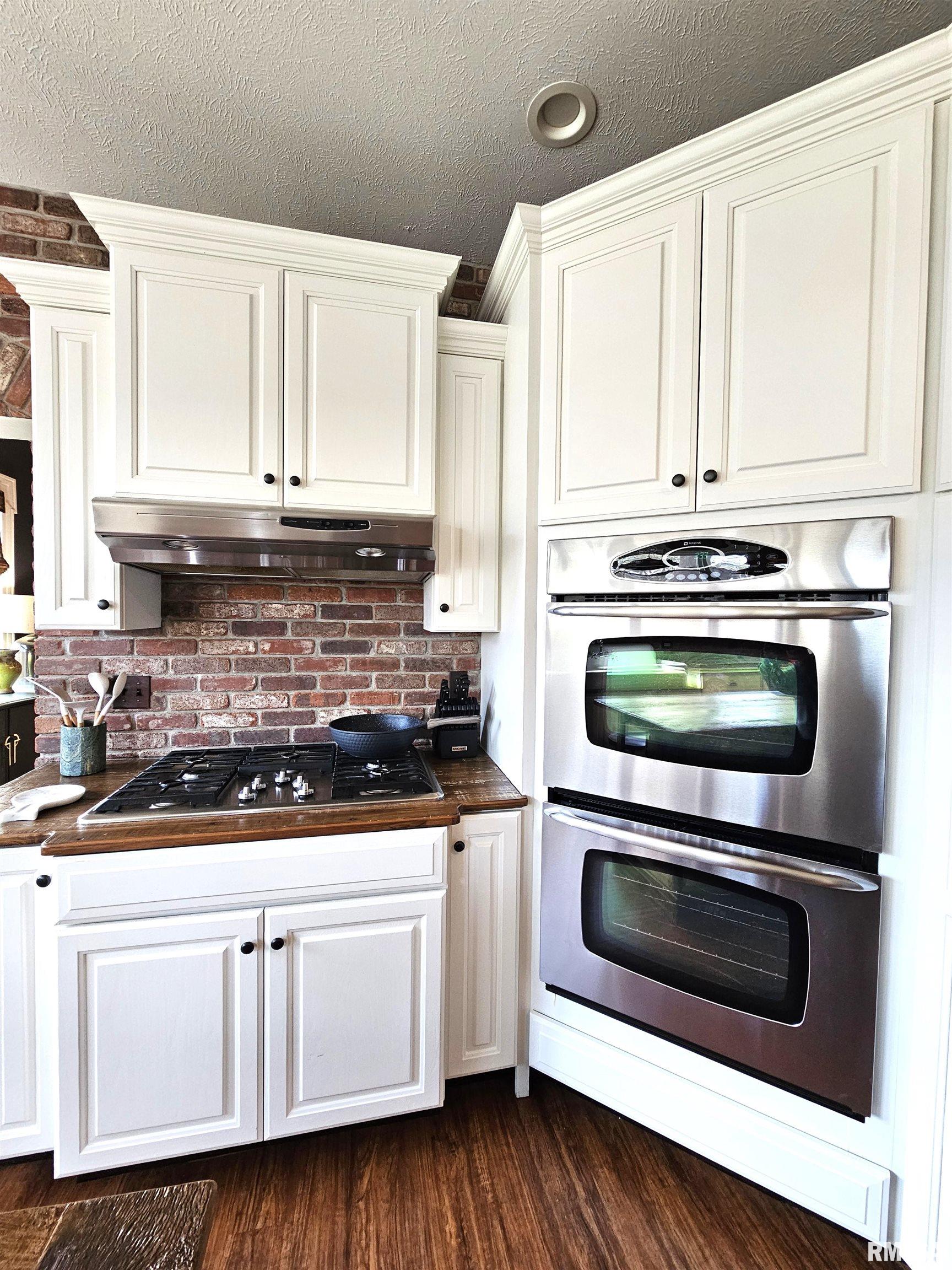 624 S 11TH Street
