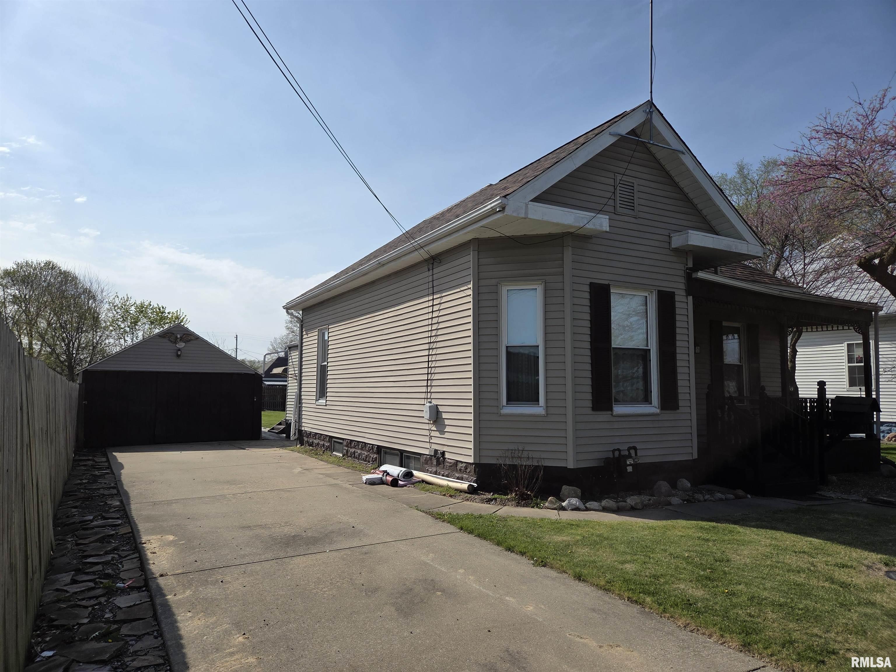 330 N WEST Street