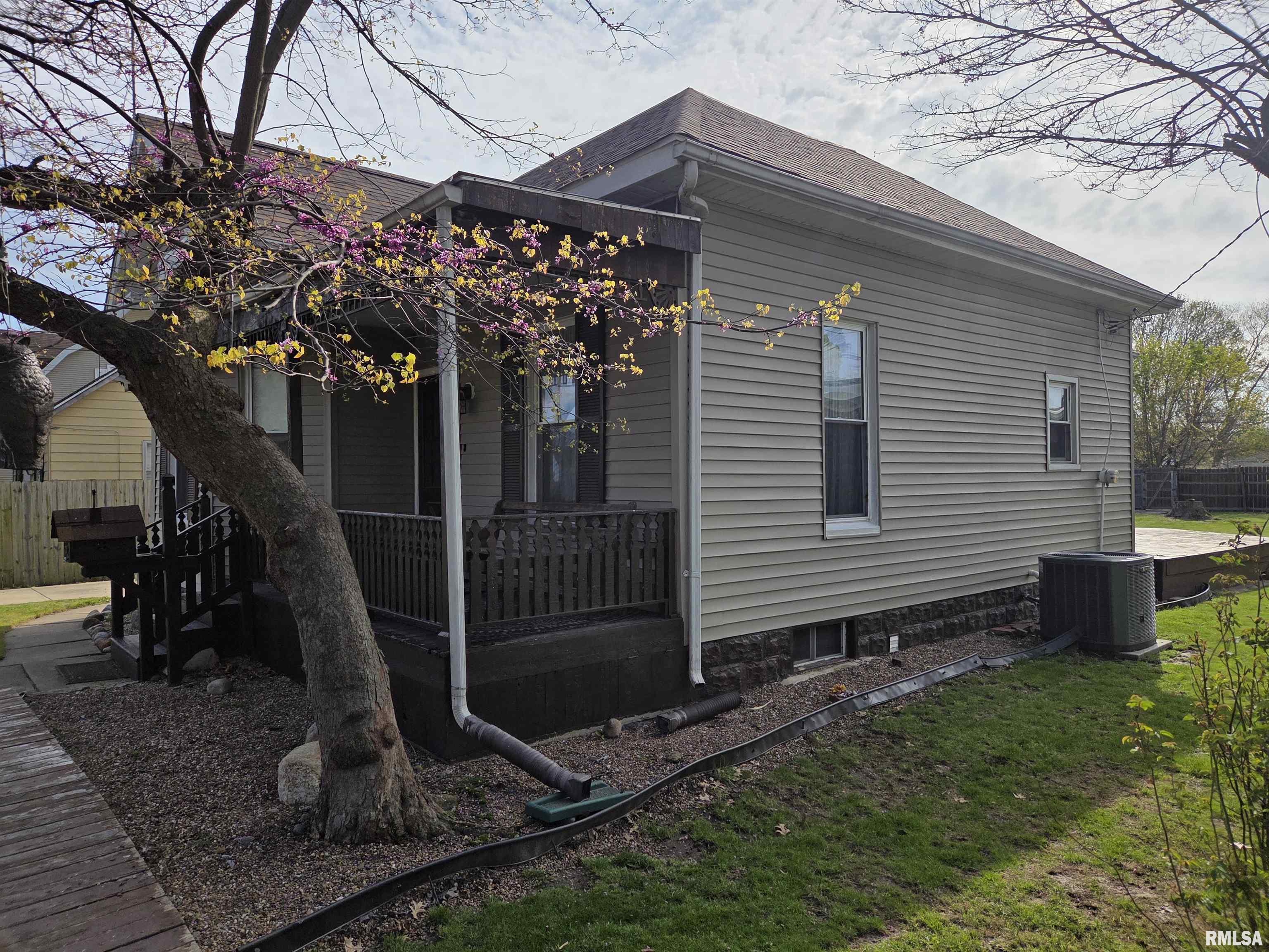 330 N WEST Street