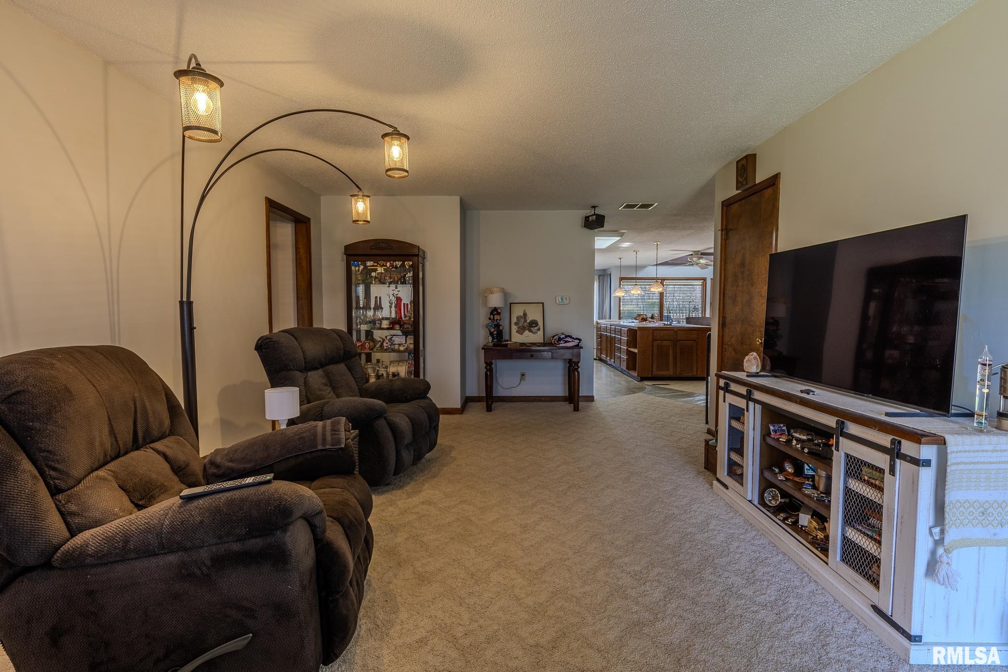 7 HICKORY Lane