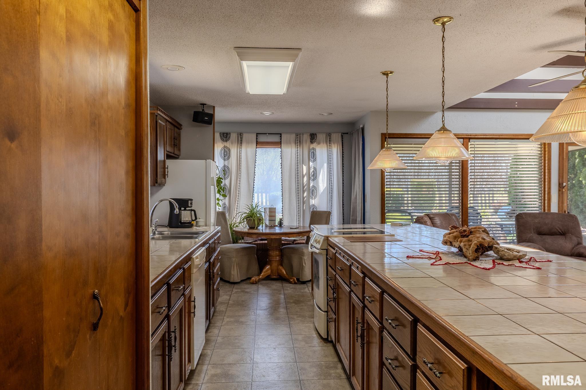 7 HICKORY Lane