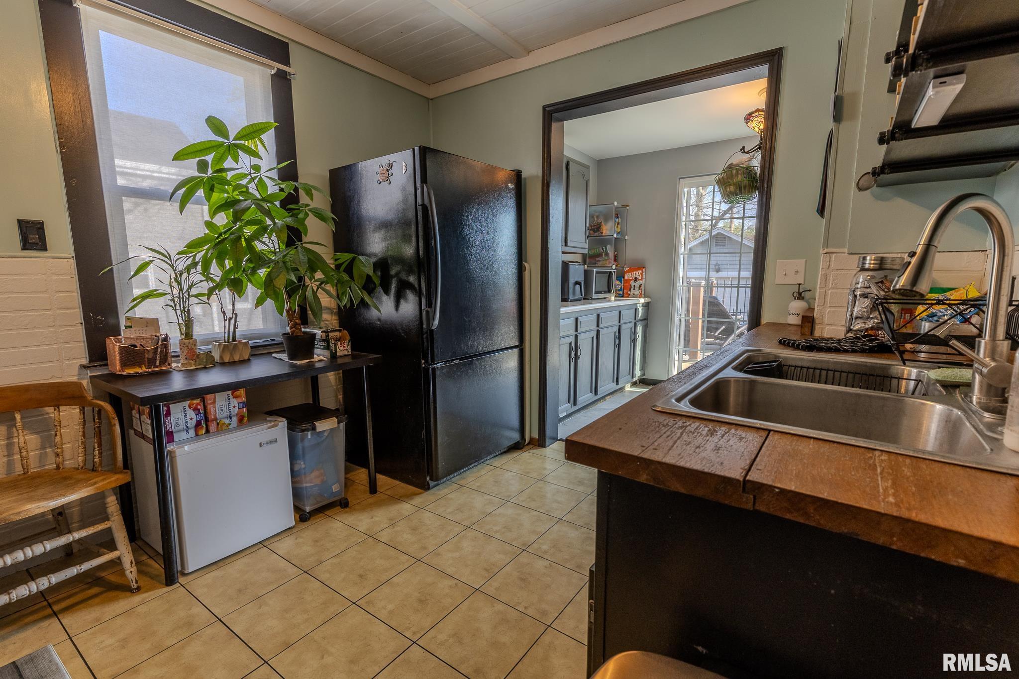 415 E MAIN Street