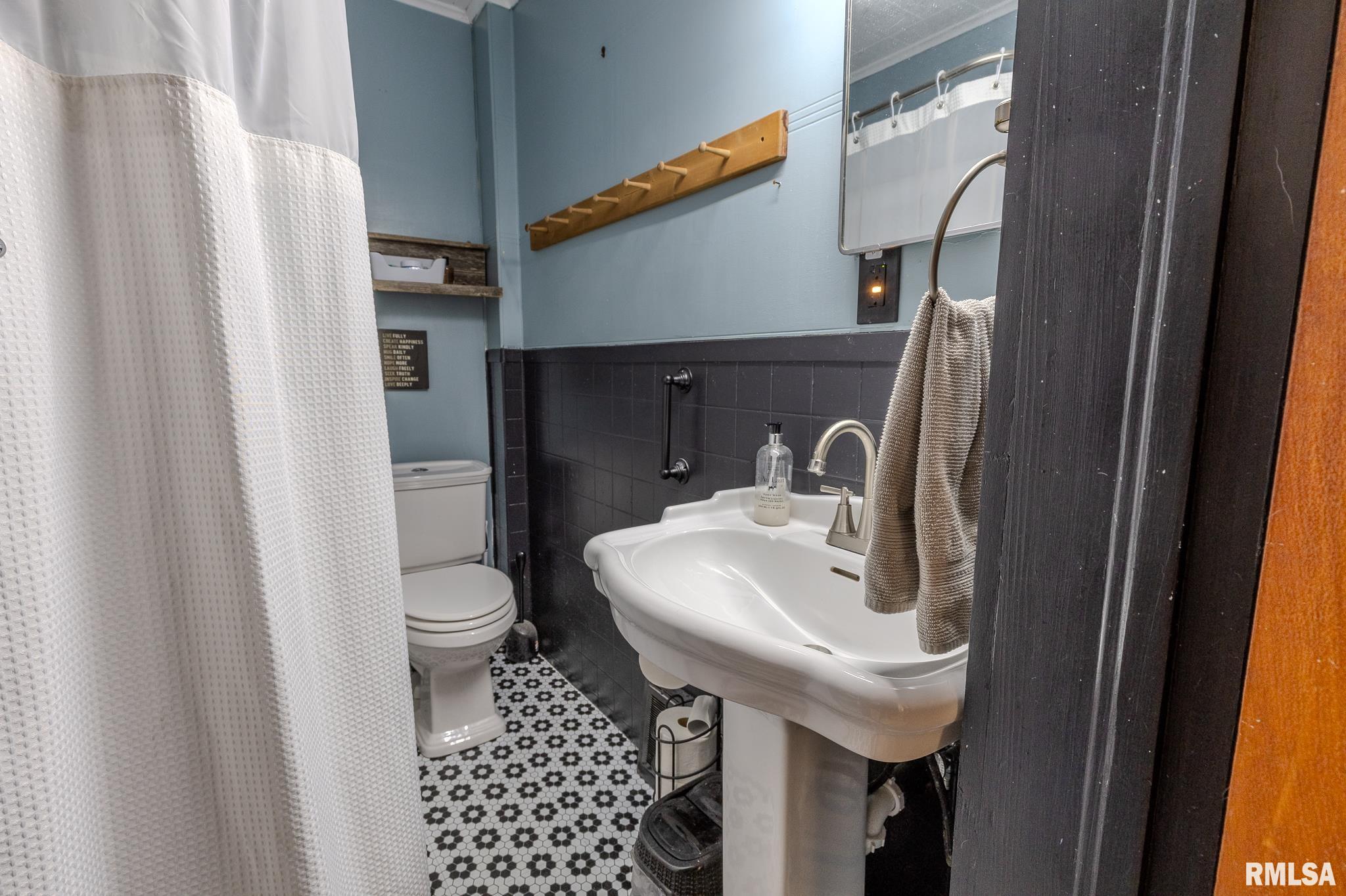 415 E MAIN Street