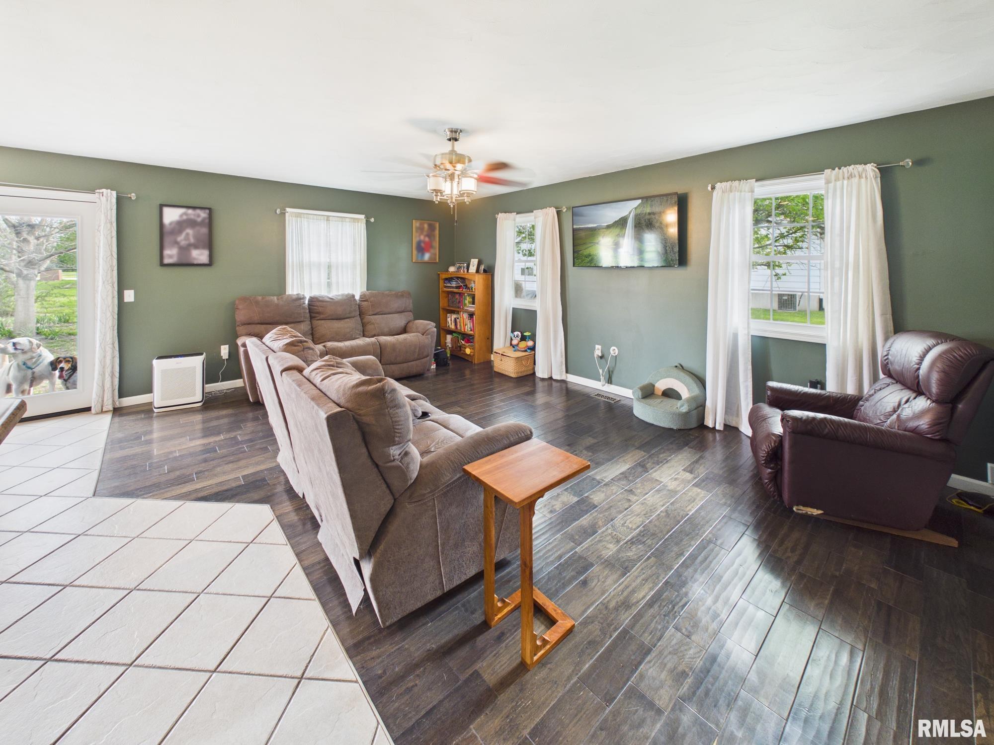 312 W FRANKLIN Street