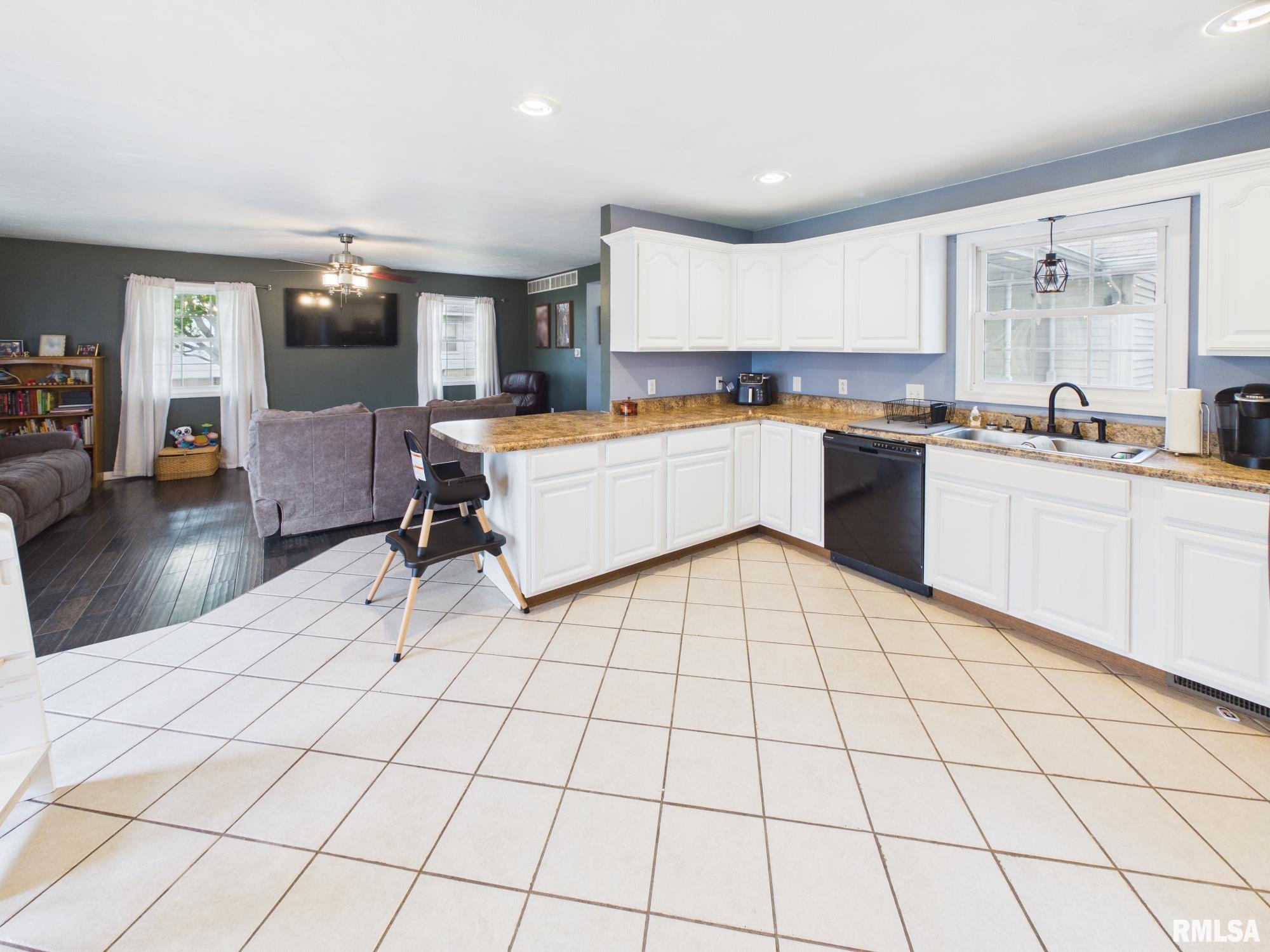 312 W FRANKLIN Street