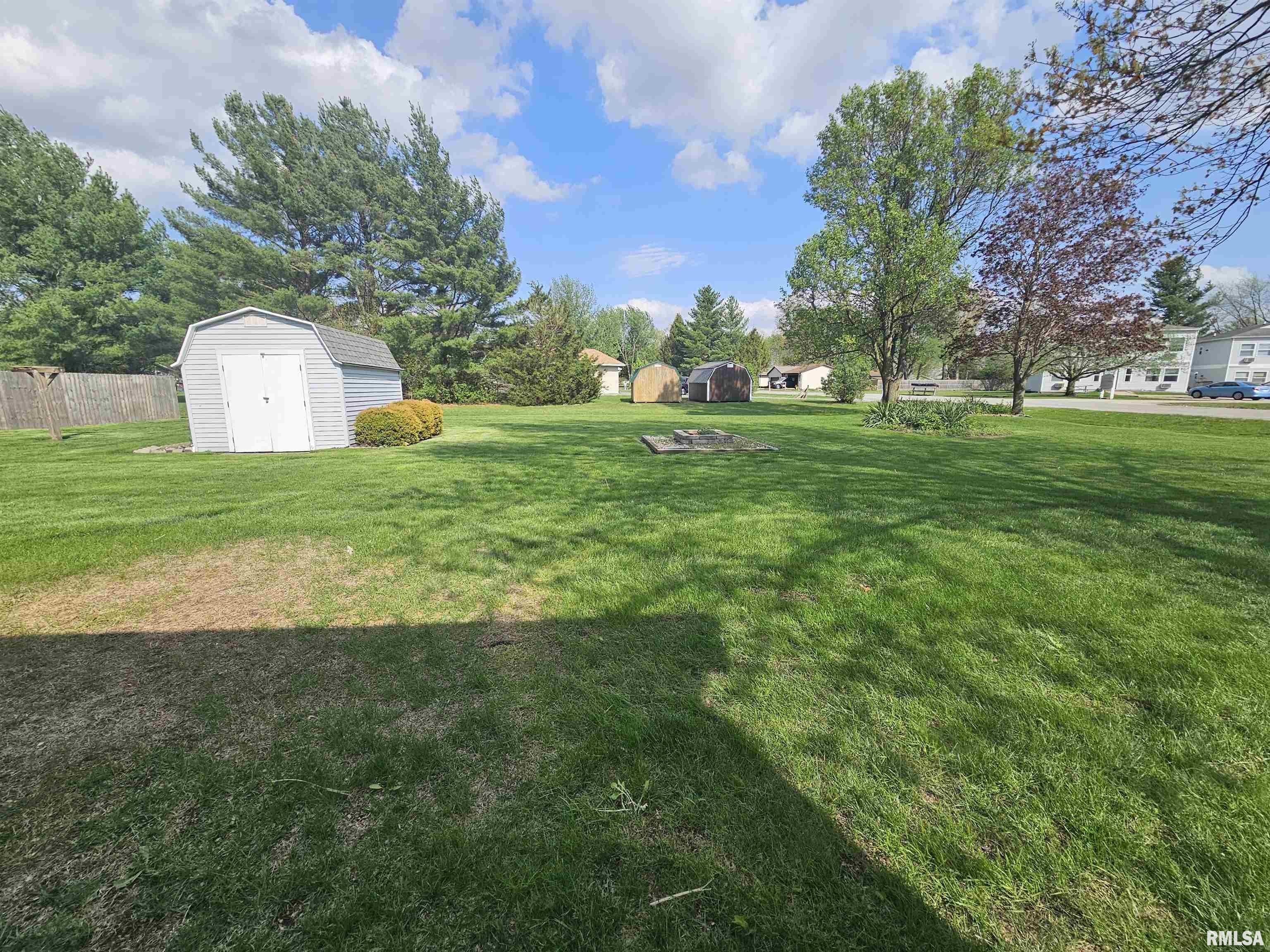 608 N Bunchberry Court