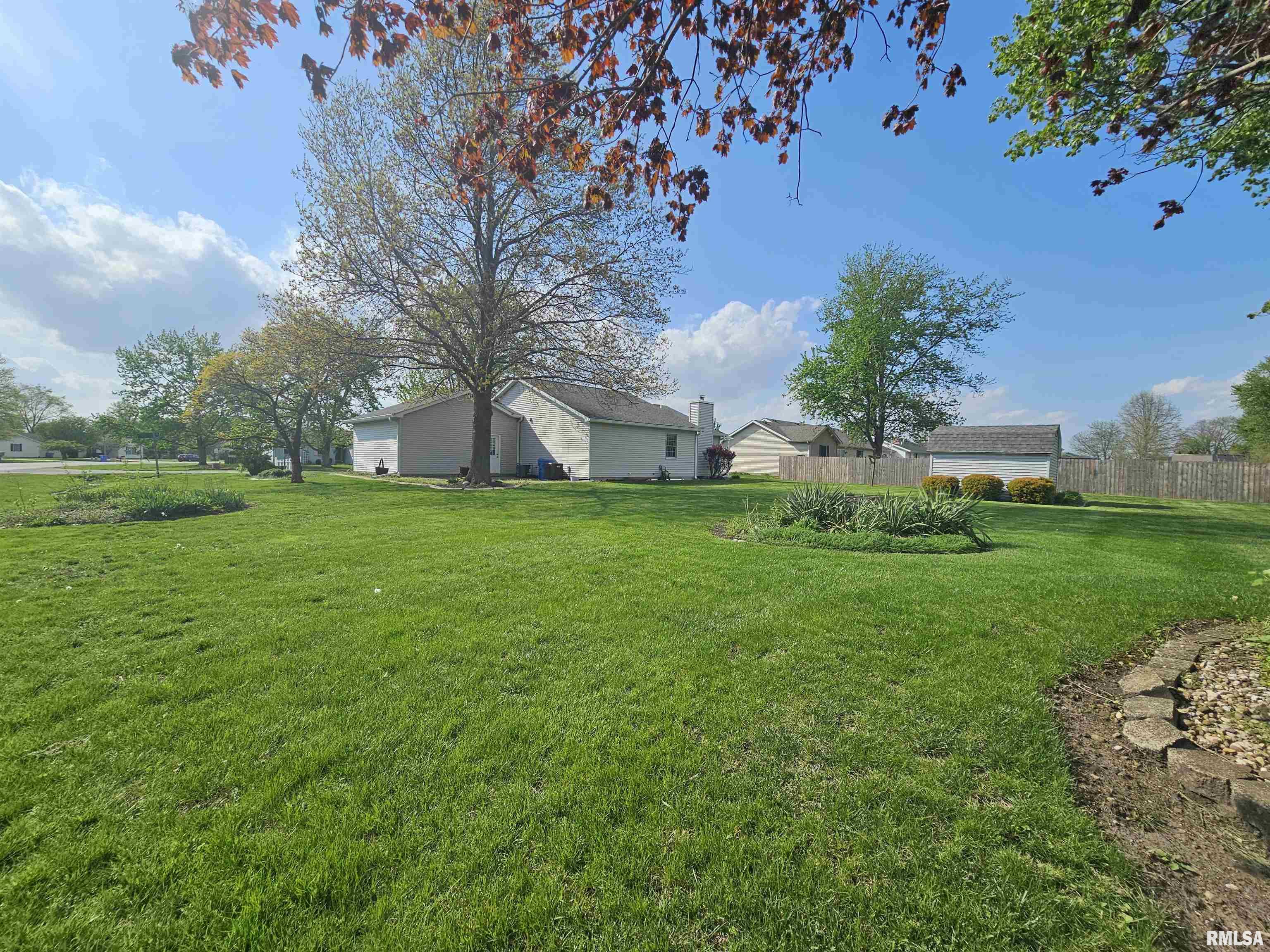 608 N Bunchberry Court