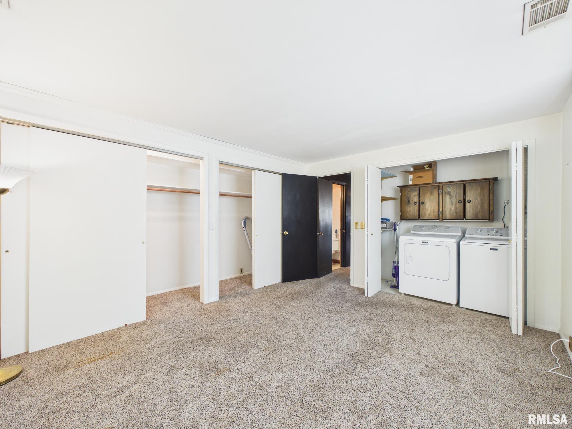 815 W ADAMS Street