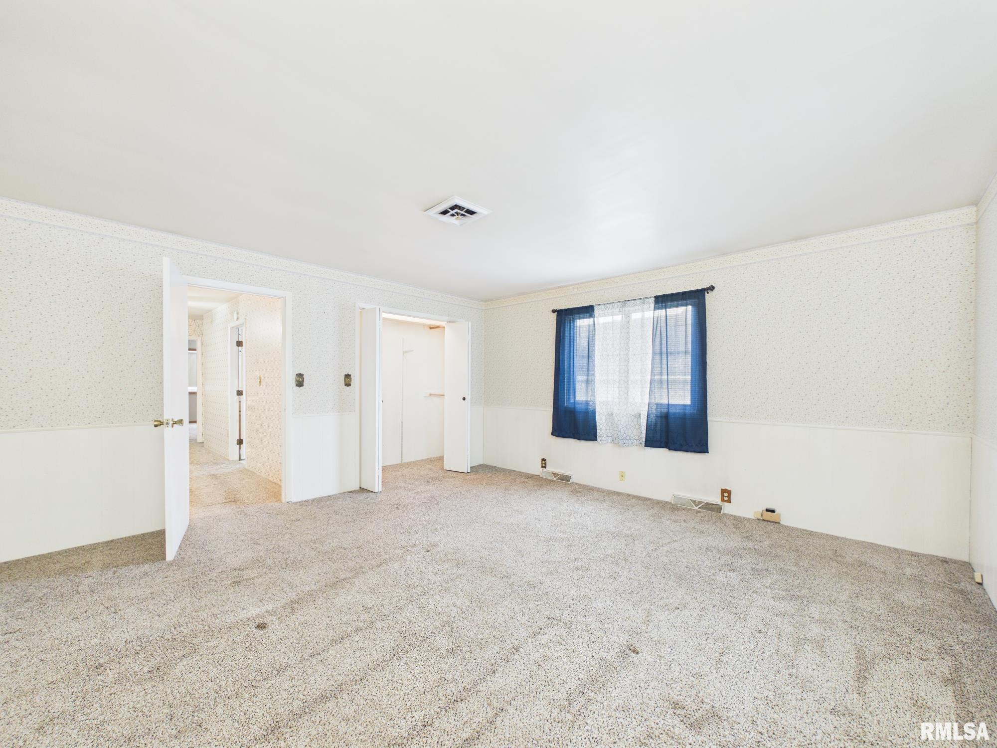 815 W ADAMS Street