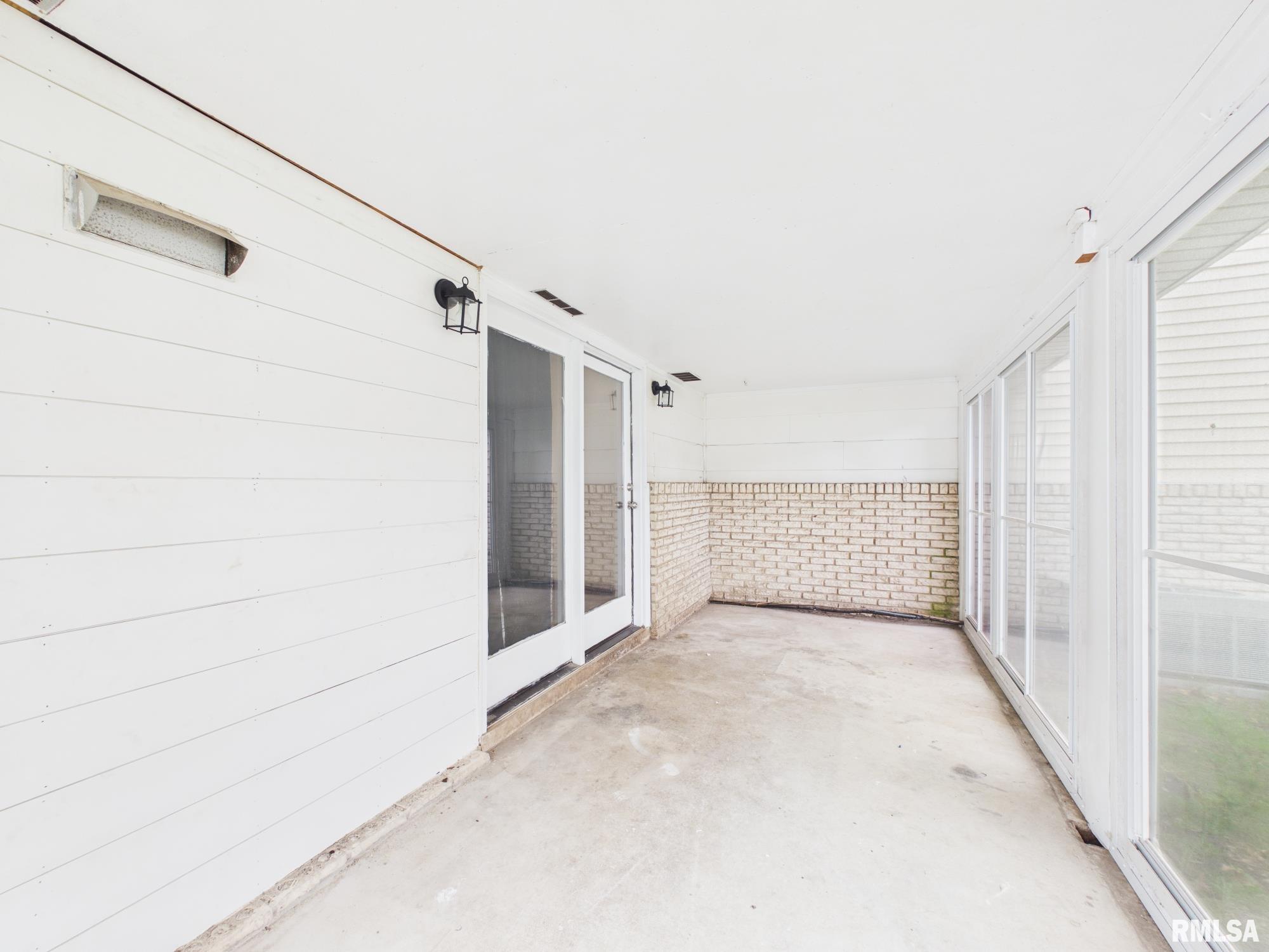 815 W ADAMS Street