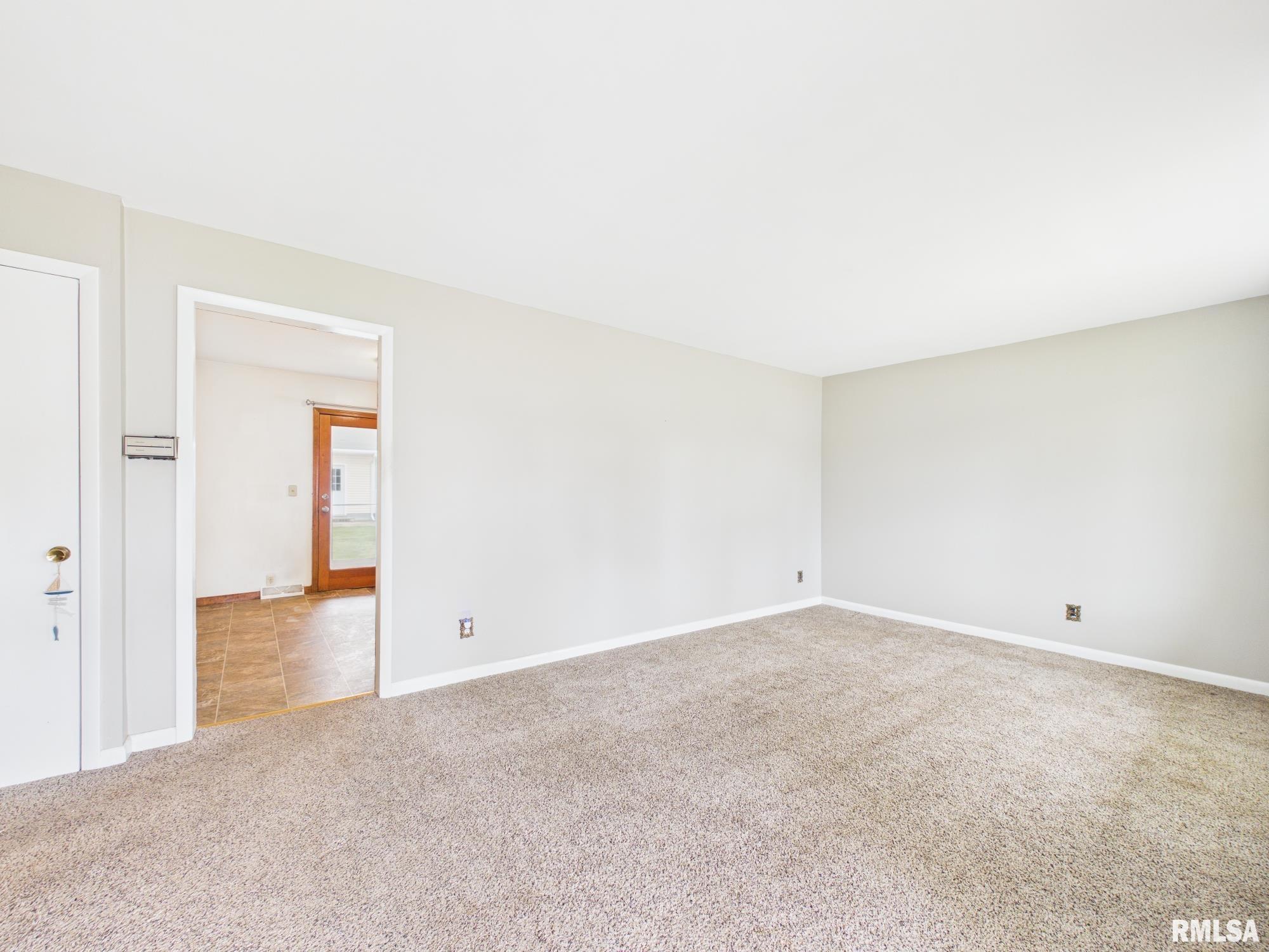 815 W ADAMS Street