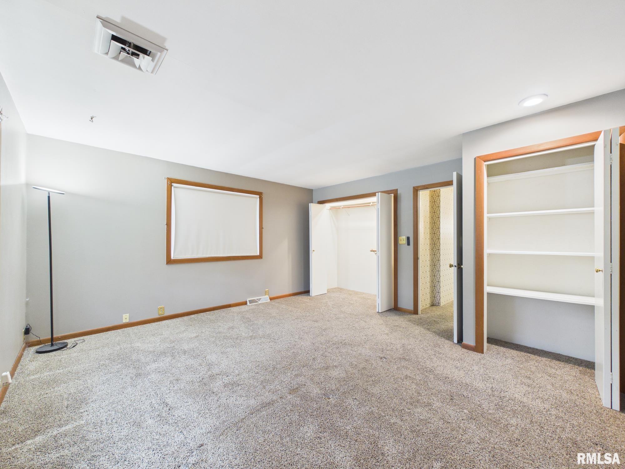 815 W ADAMS Street