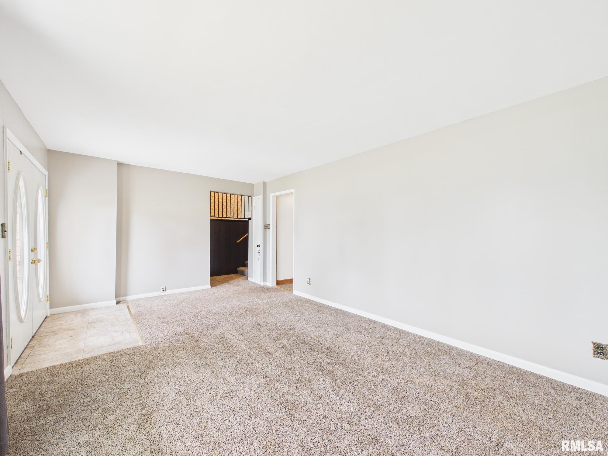 815 W ADAMS Street