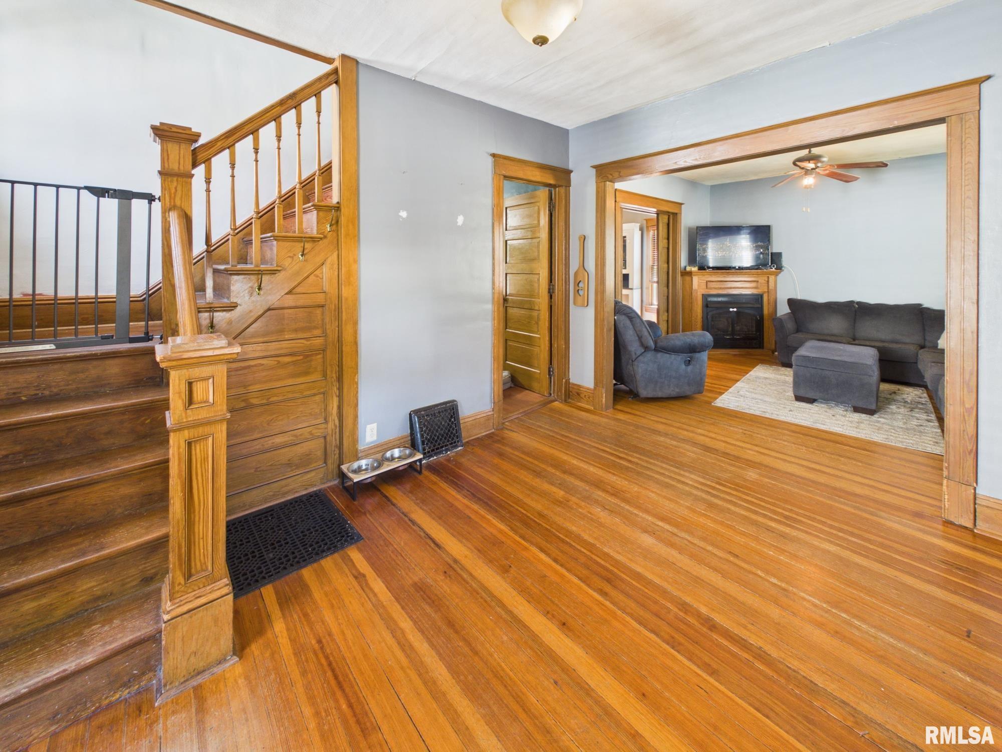 400 S Adelia Street