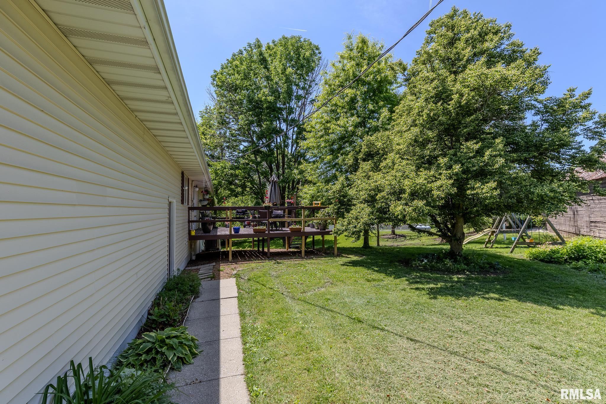 2 HICKORY Lane