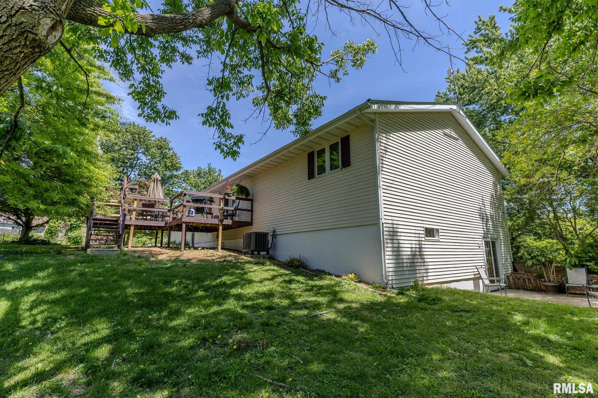2 HICKORY Lane