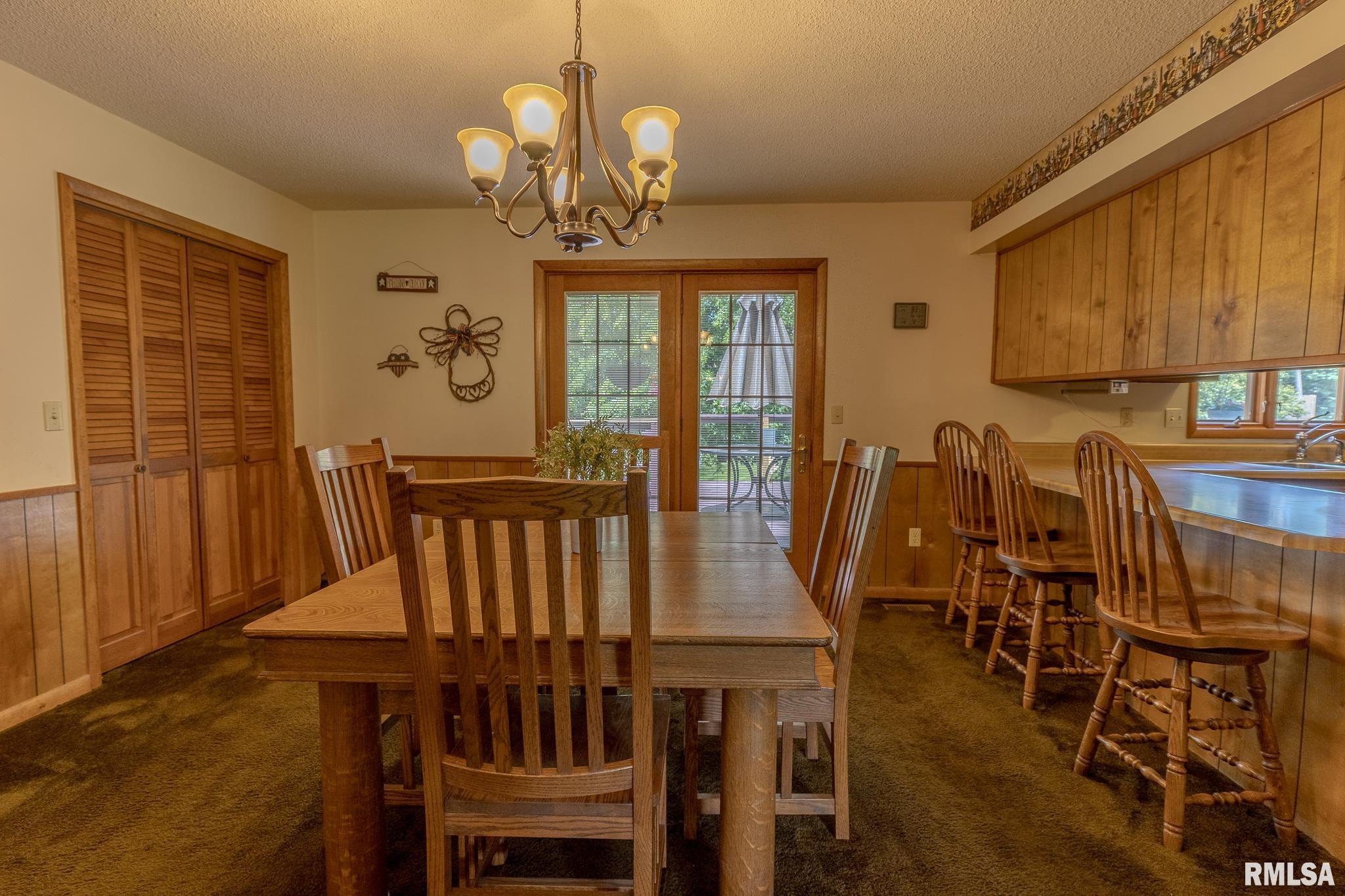 2 HICKORY Lane