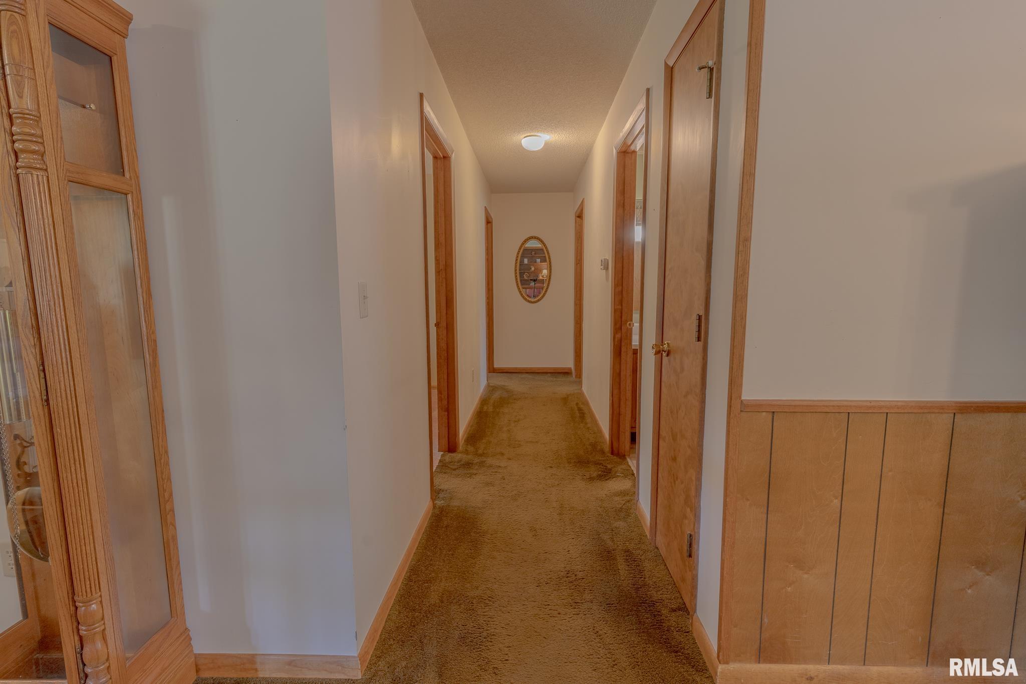 2 HICKORY Lane