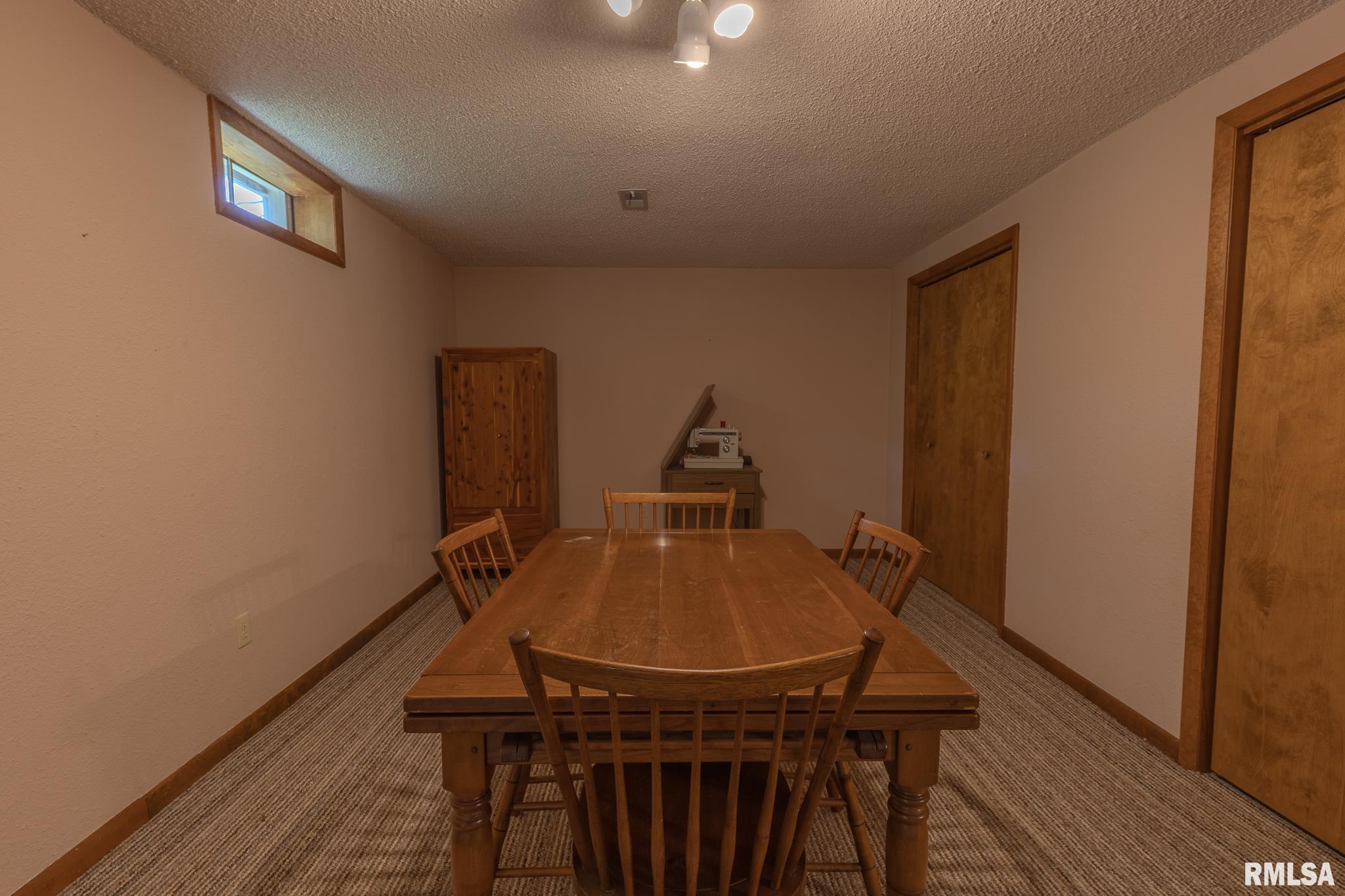 2 HICKORY Lane