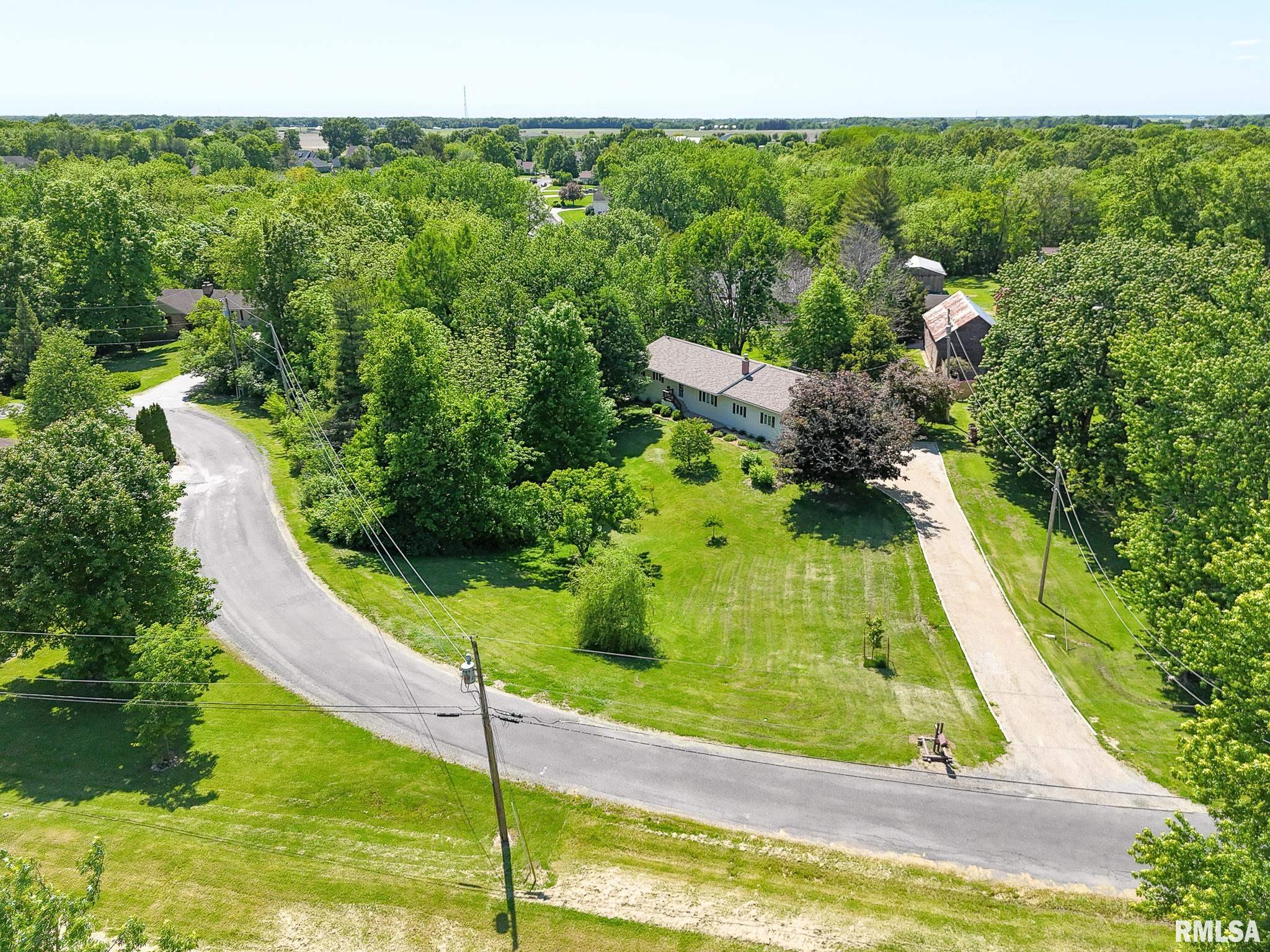 2 HICKORY Lane