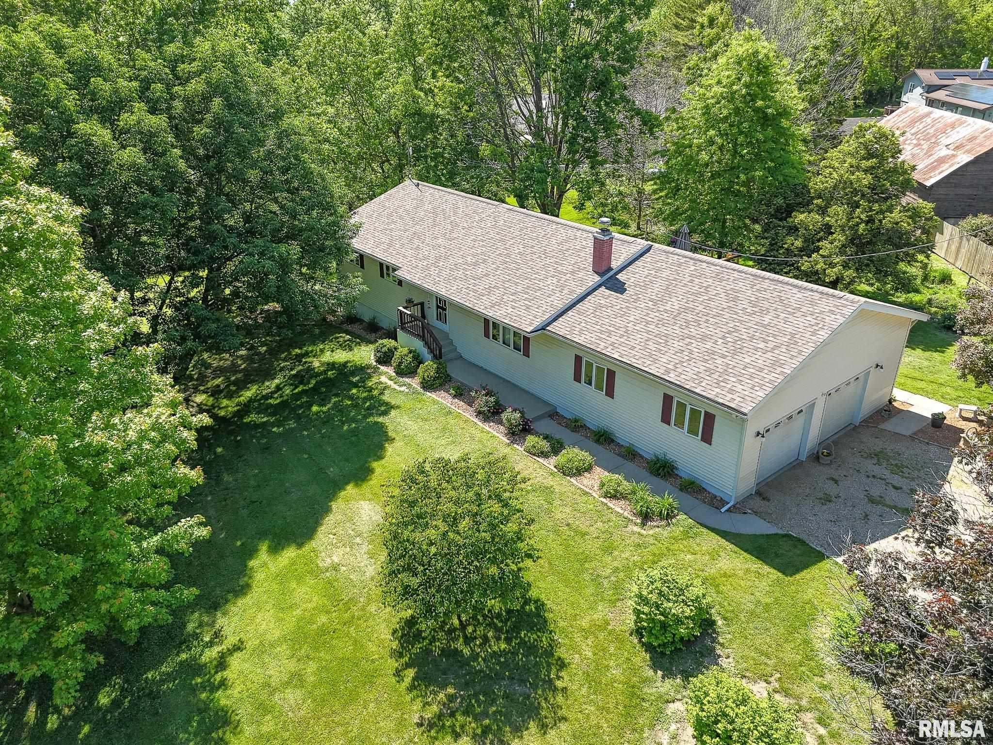 2 HICKORY Lane