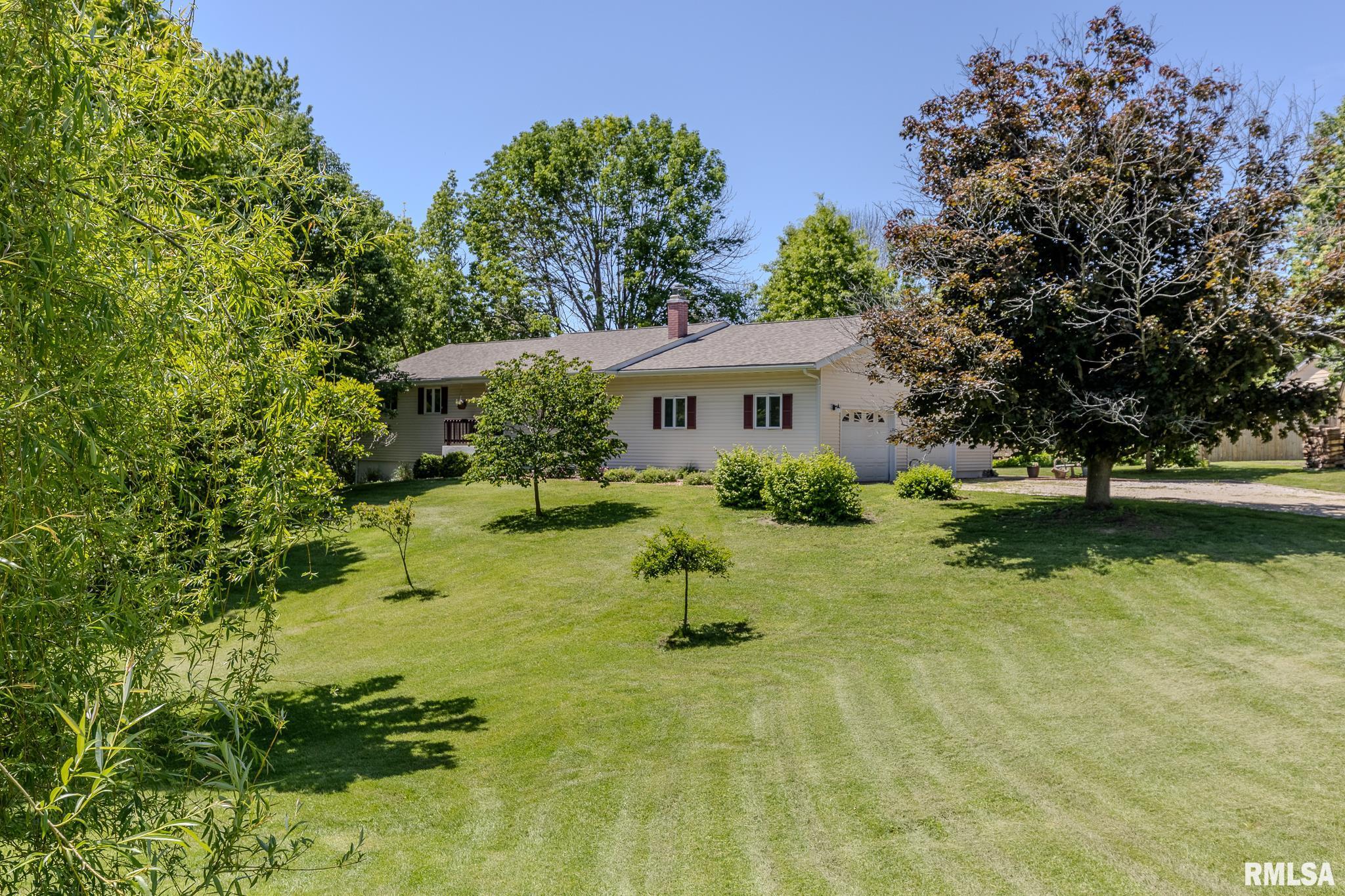 2 HICKORY Lane