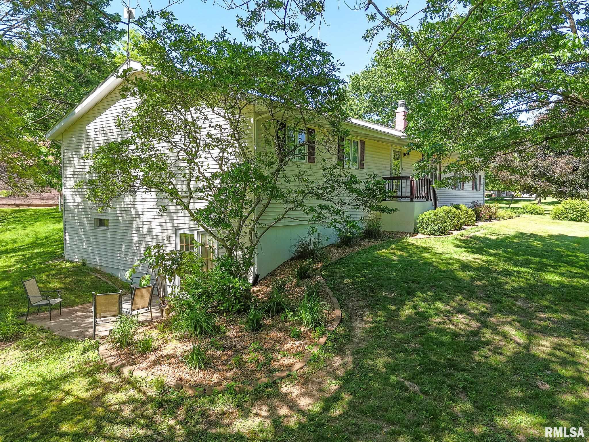 2 HICKORY Lane