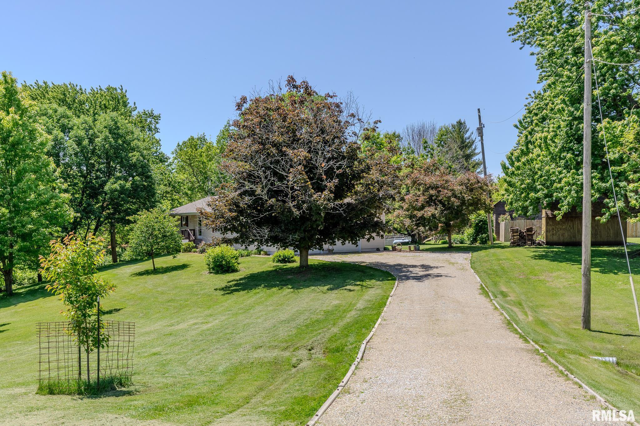 2 HICKORY Lane
