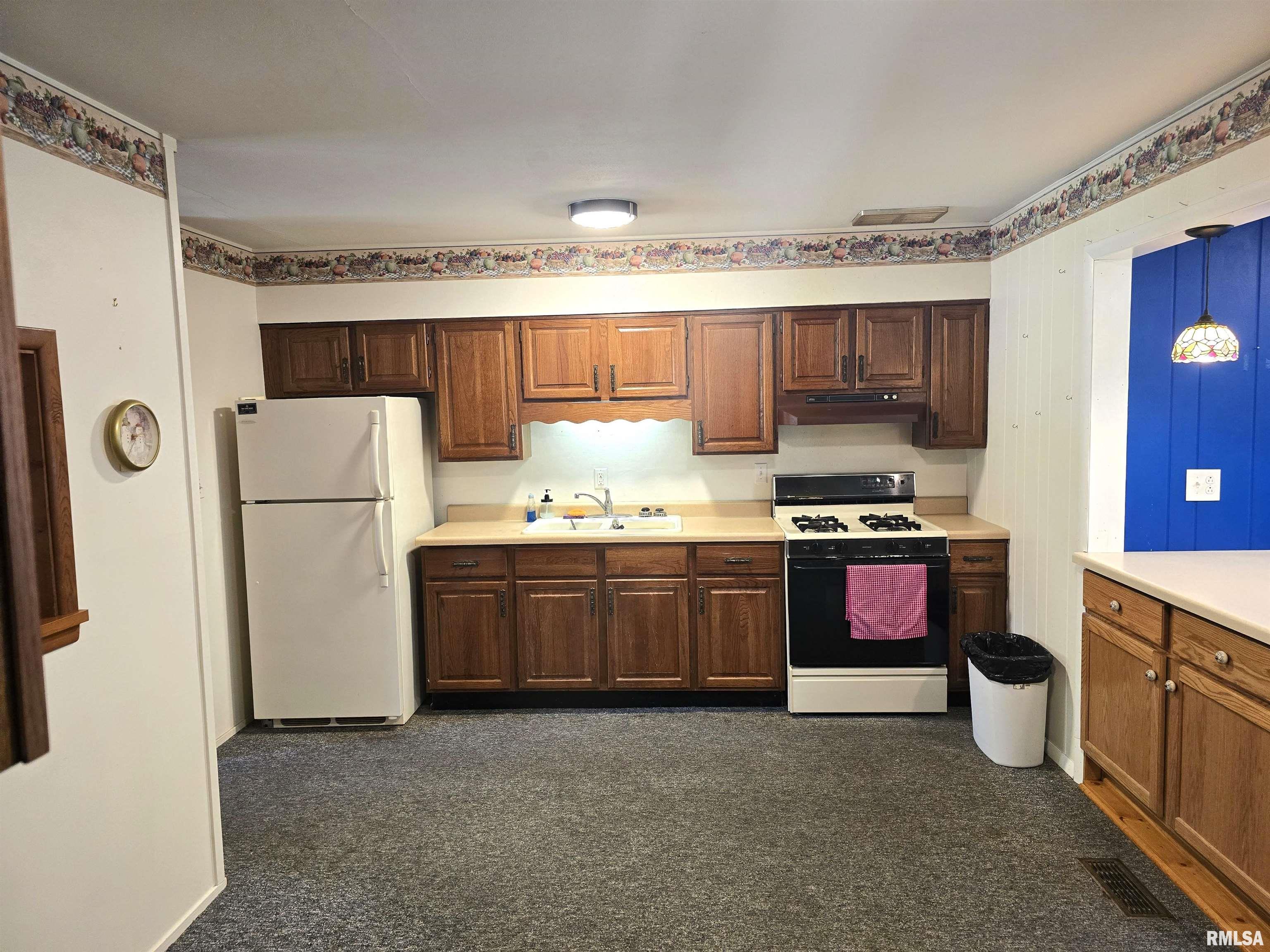 307 E CENTER Street