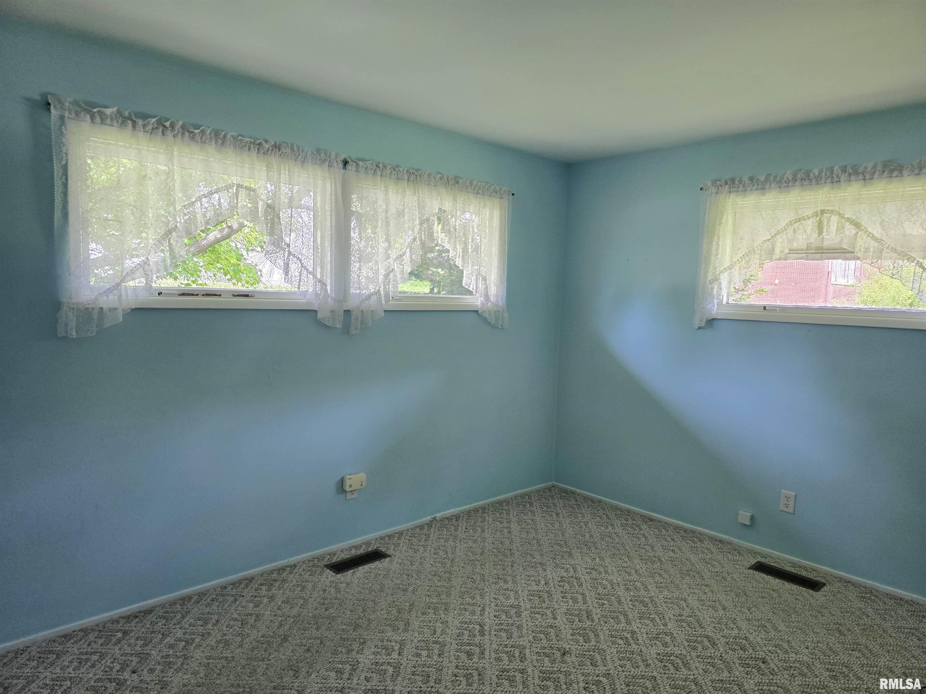 307 E CENTER Street