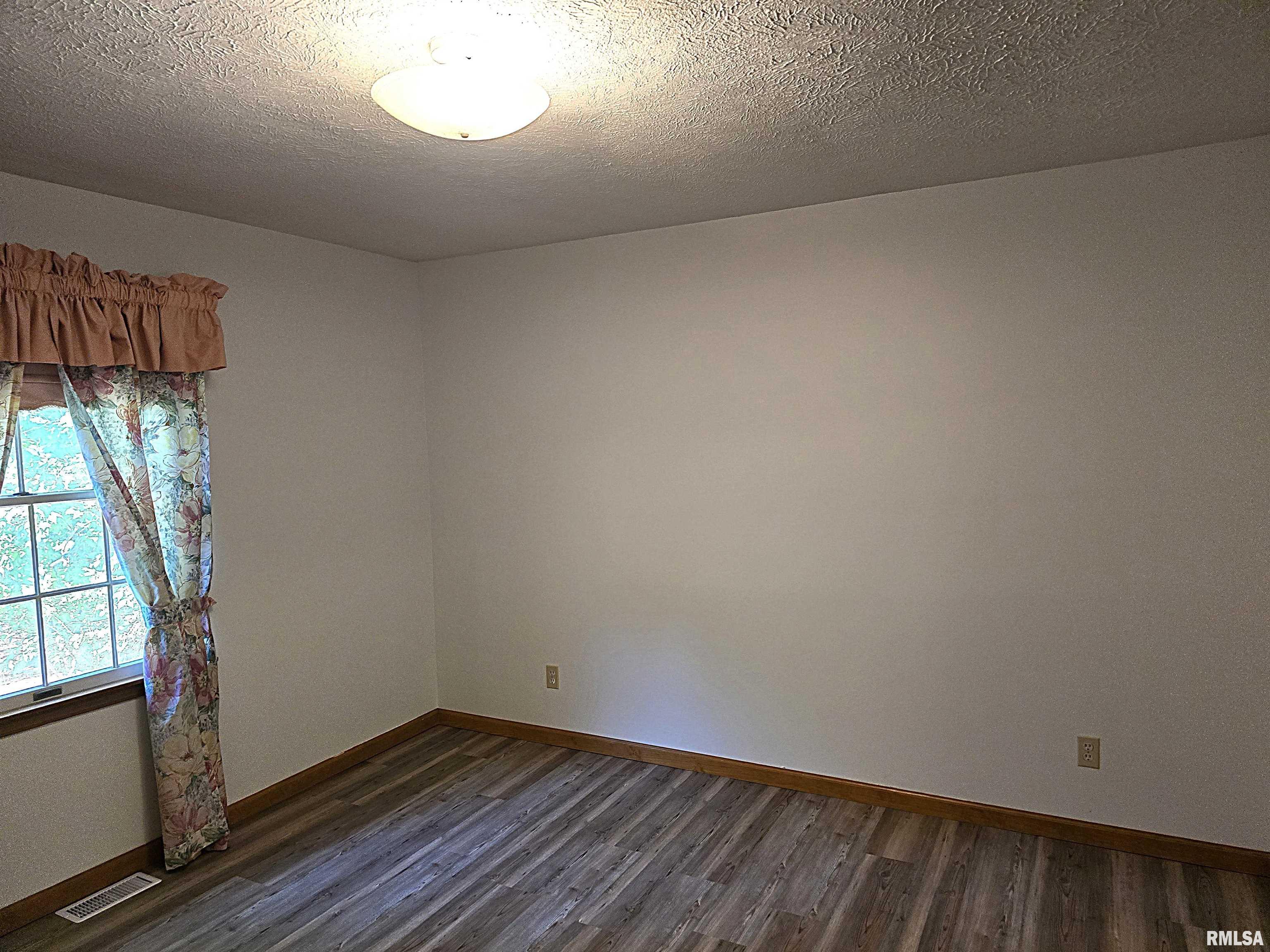 315 W Antle Street