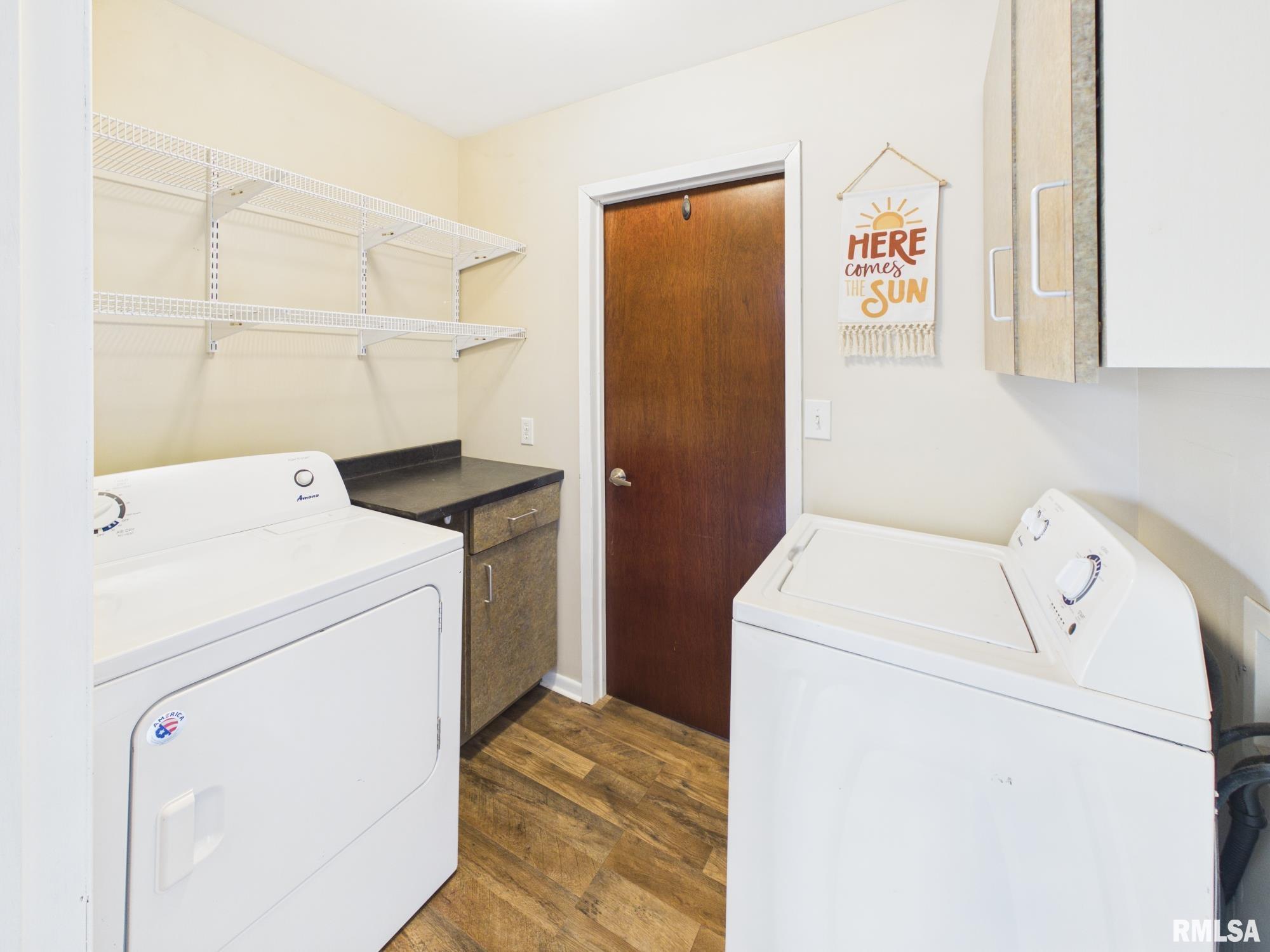 305 S EWING Street
