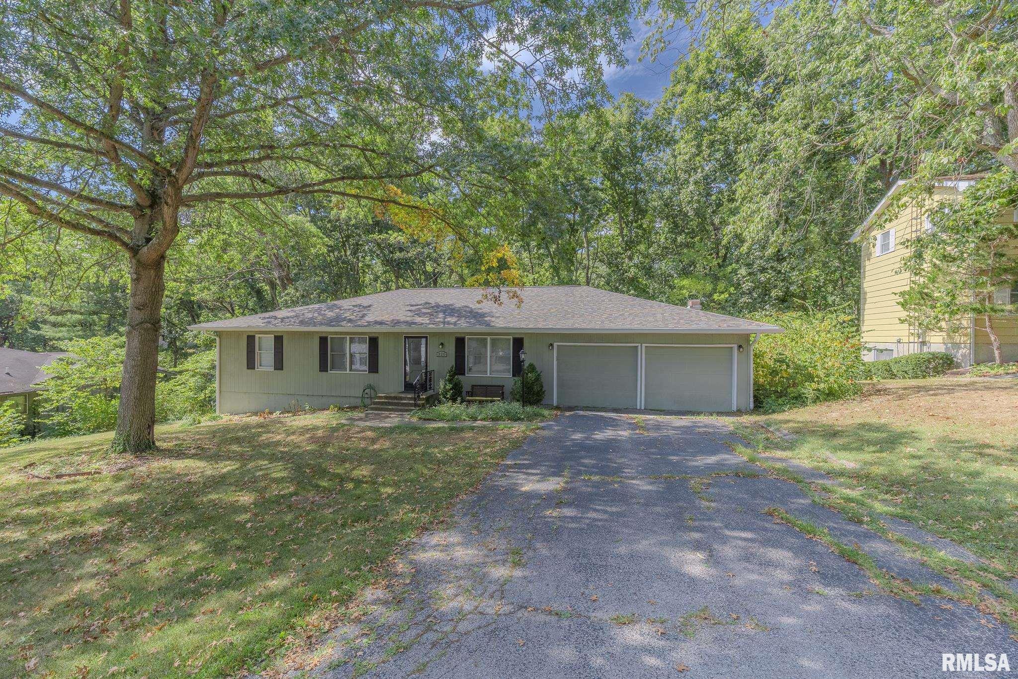 320 HILLCREST Drive