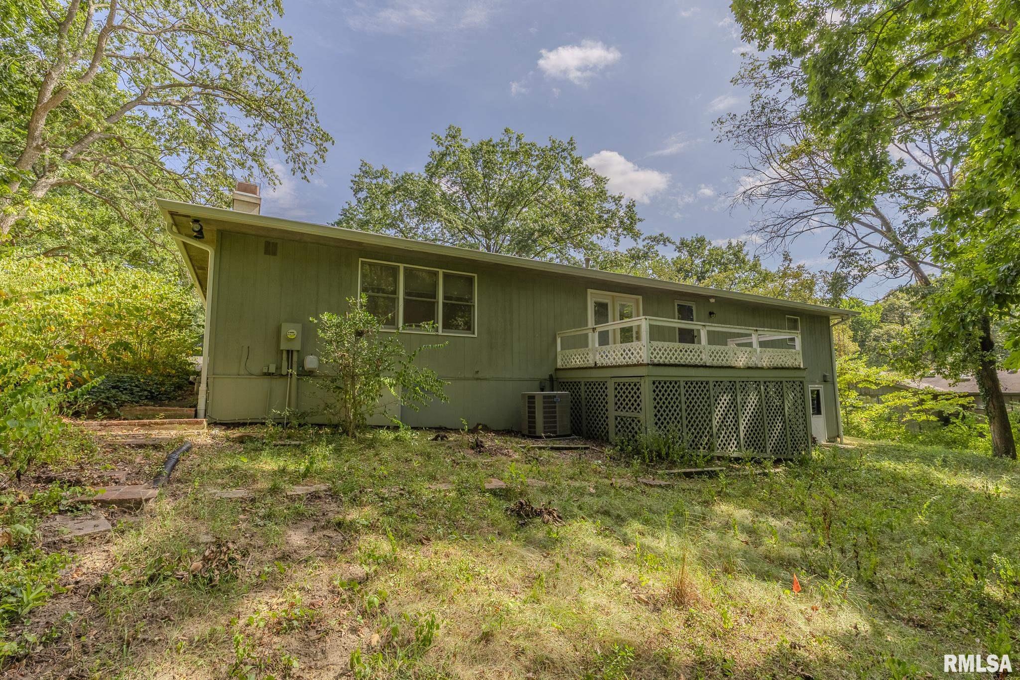 320 HILLCREST Drive